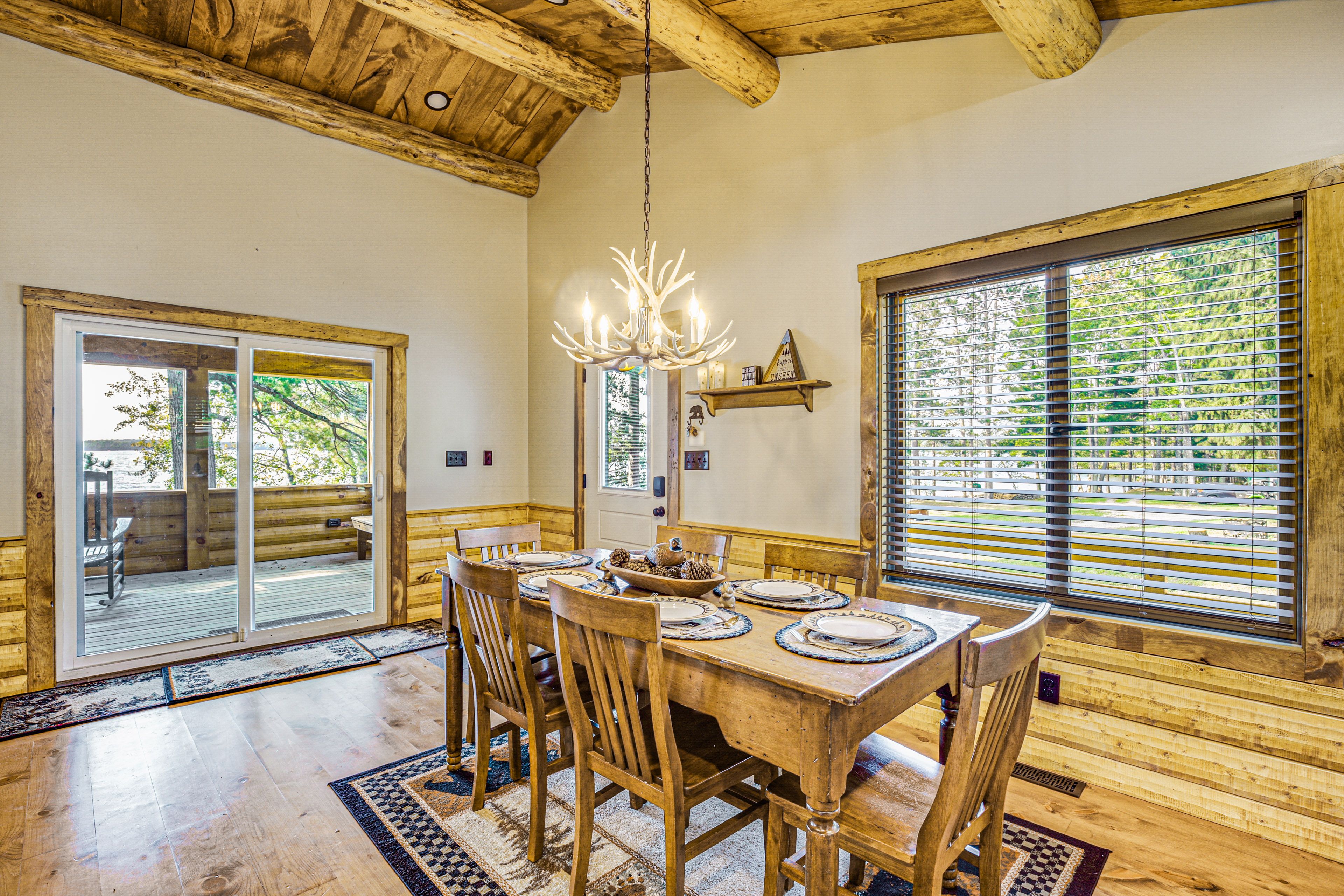 Kitchen & Dining Area | Free WiFi