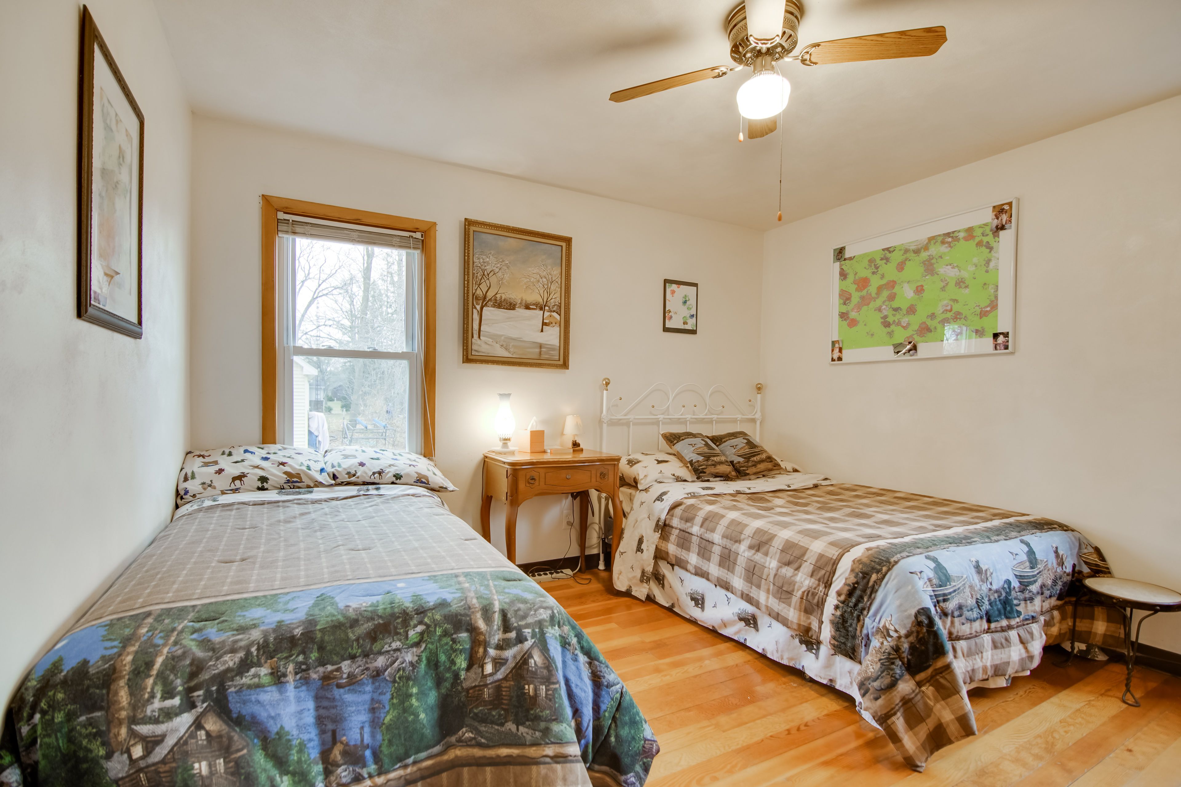 Bedroom 3 | Twin Bed | Full Bed | Flat-Screen TV w/ DVD Player | 1st Floor