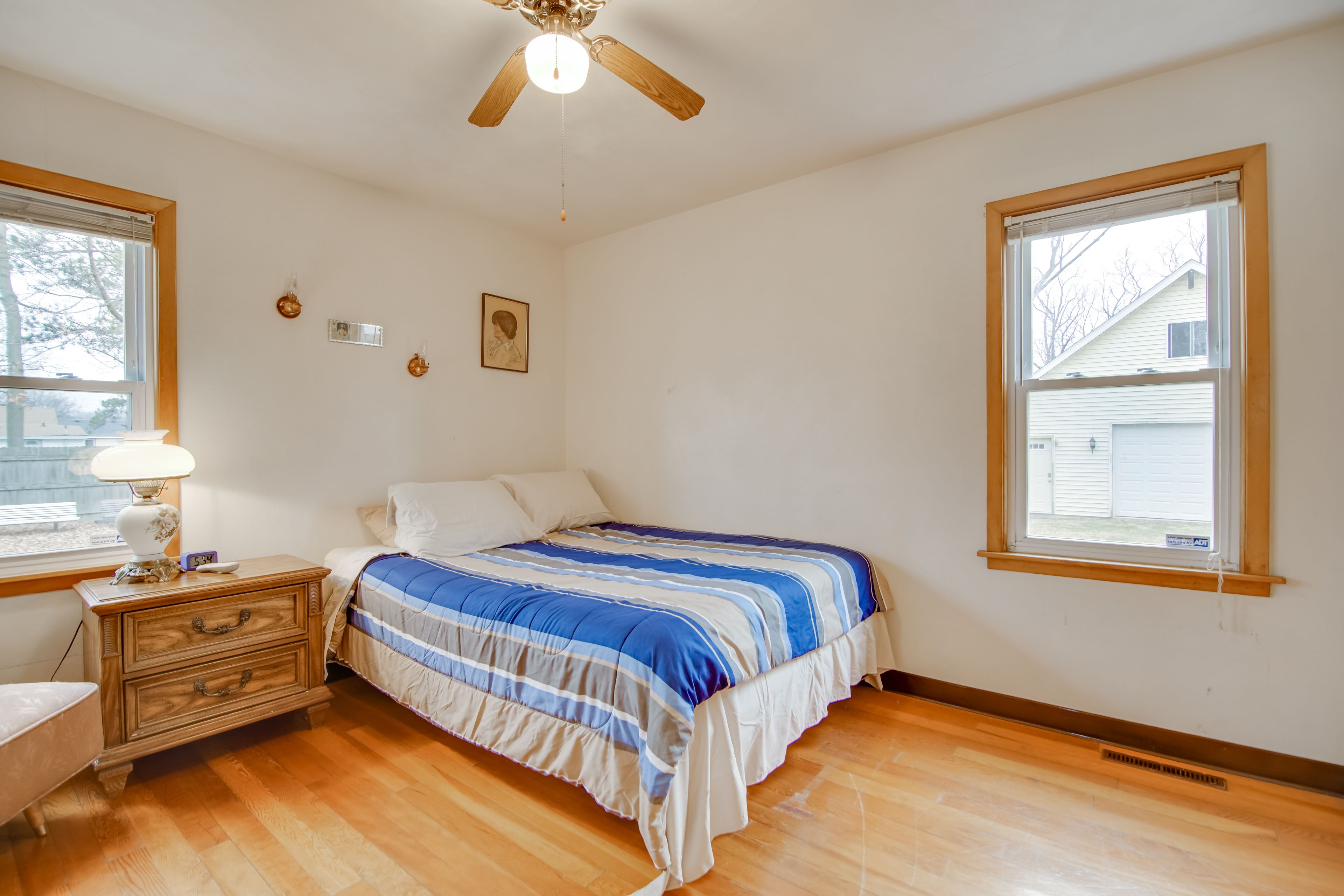 Bedroom 1 | Queen Bed | 1st Floor