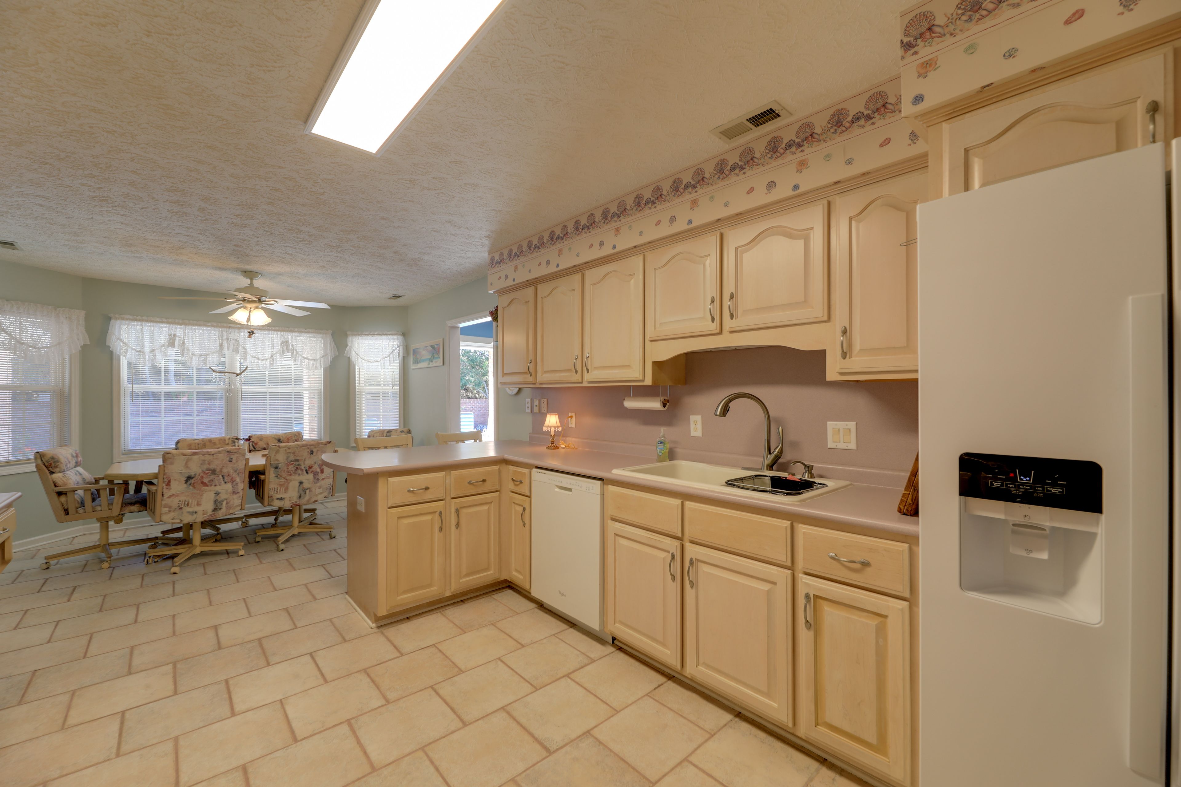 Kitchen | Cooking Basics | Coffee Maker | Paper Towels/Trash Bags Provided