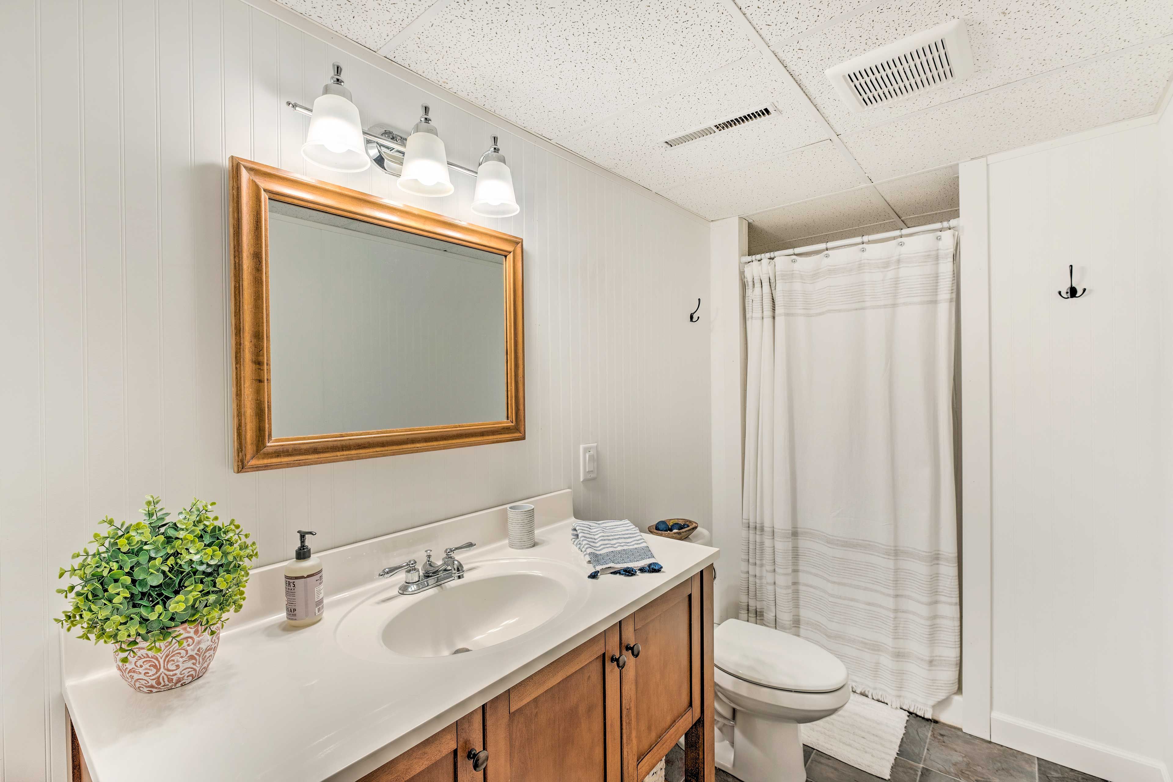 Full Bathroom | Lower Level