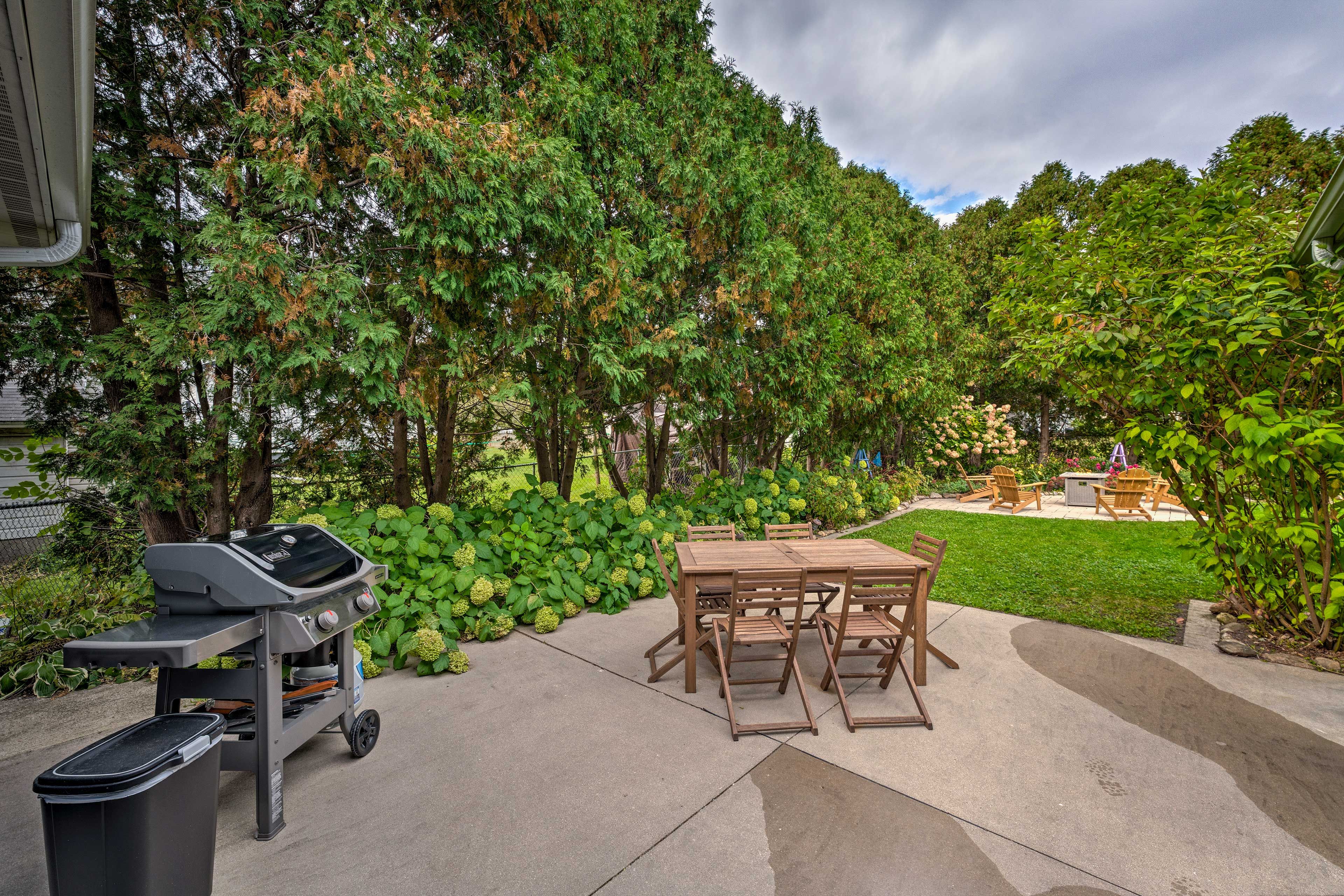Patio | Gas Grill (Propane Provided)