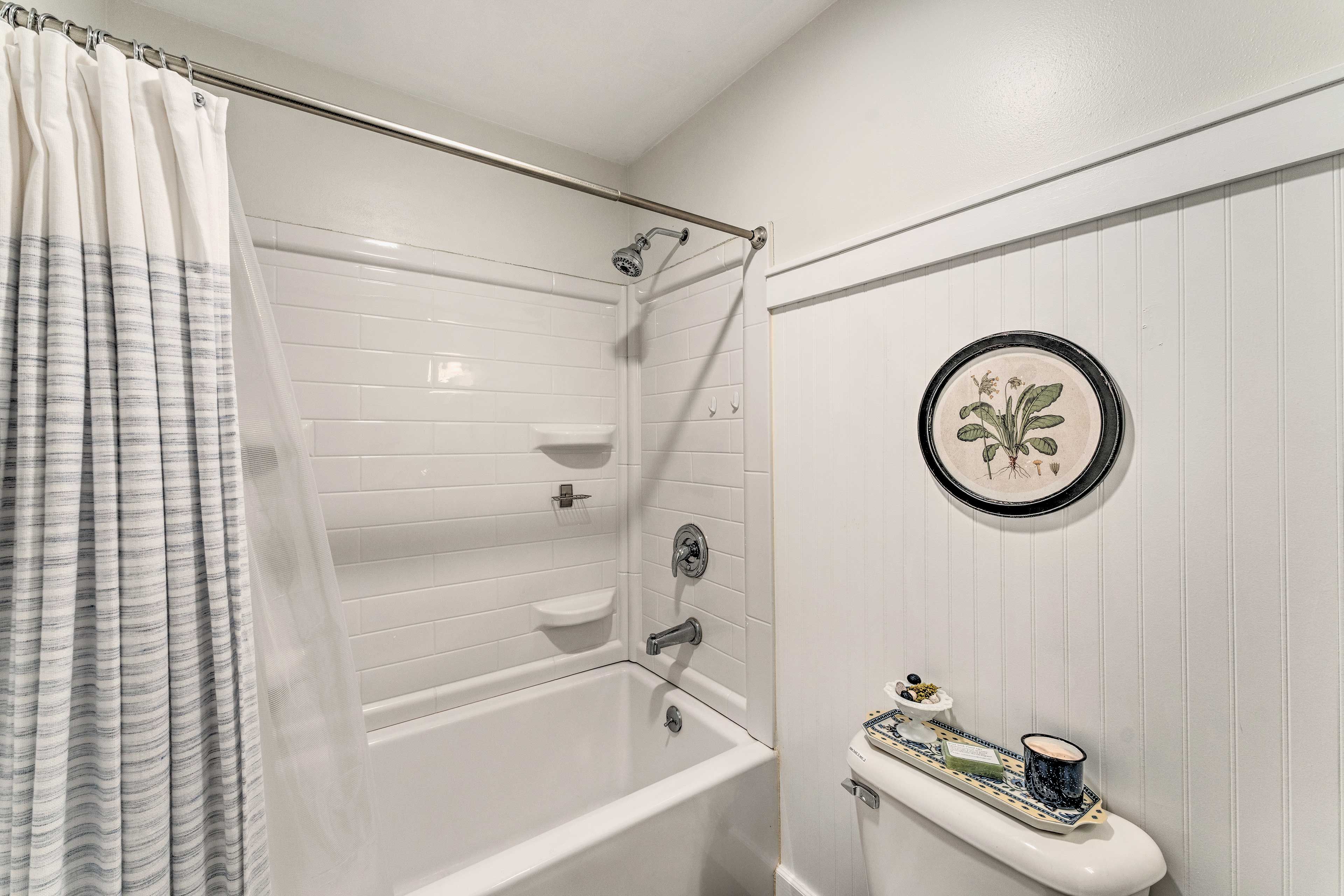 Full Bathroom | Main Floor