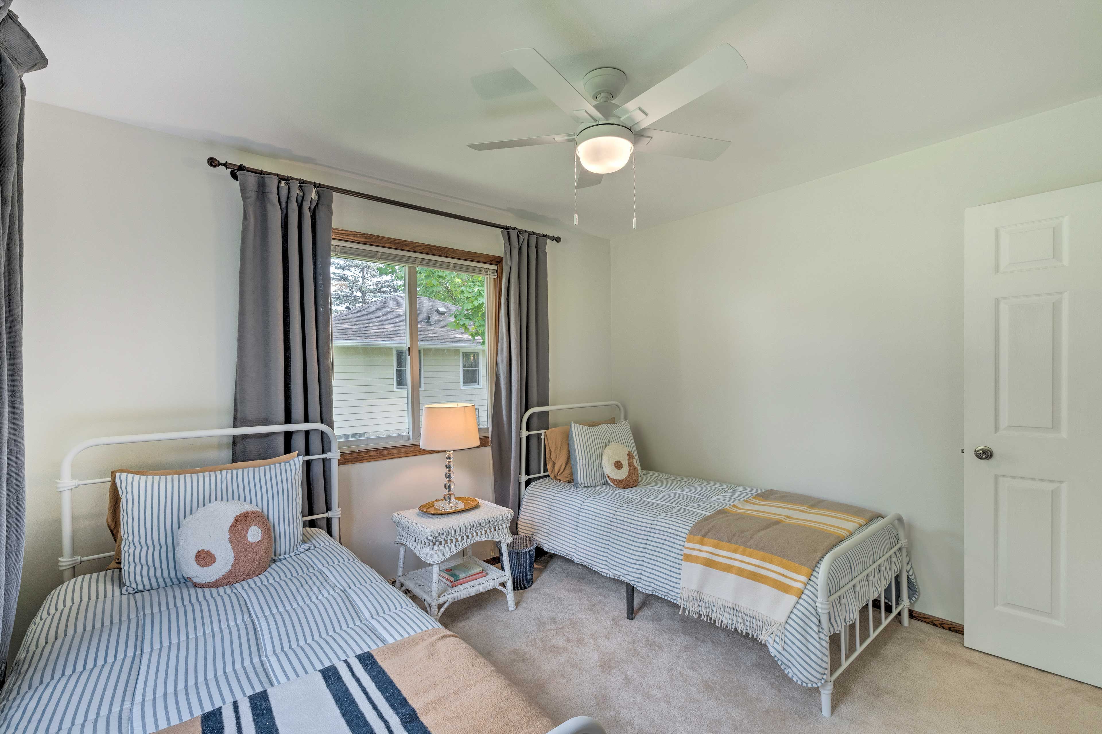 Bedroom 3 | 2 Twin Beds | Main Floor