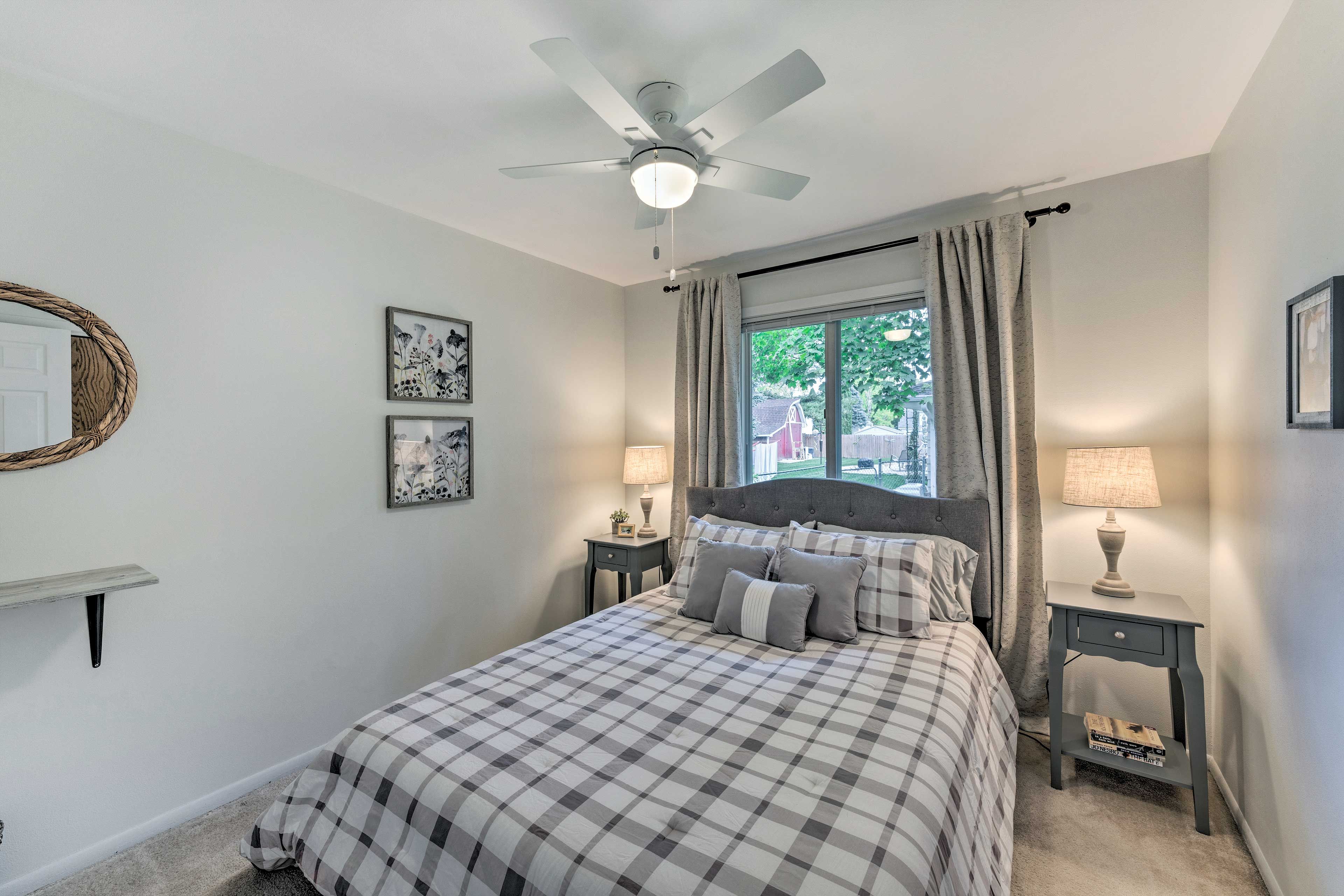 Bedroom 2 | Queen Bed | Main Floor