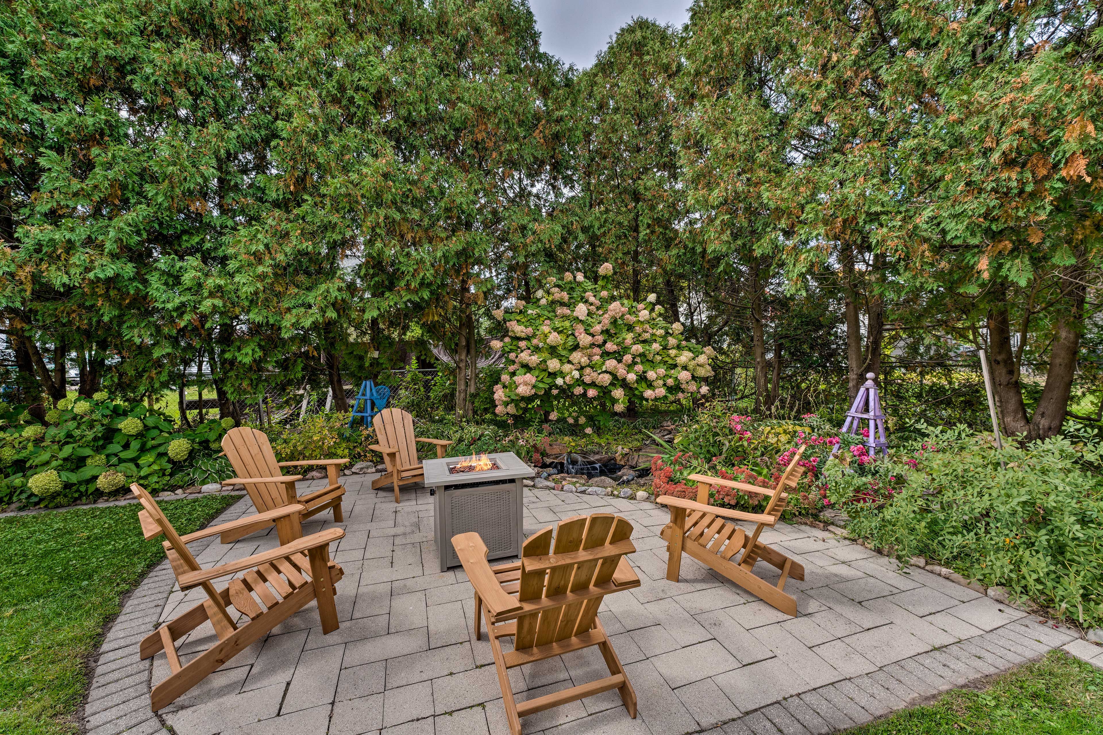 Backyard | Fire Pit | Cornhole