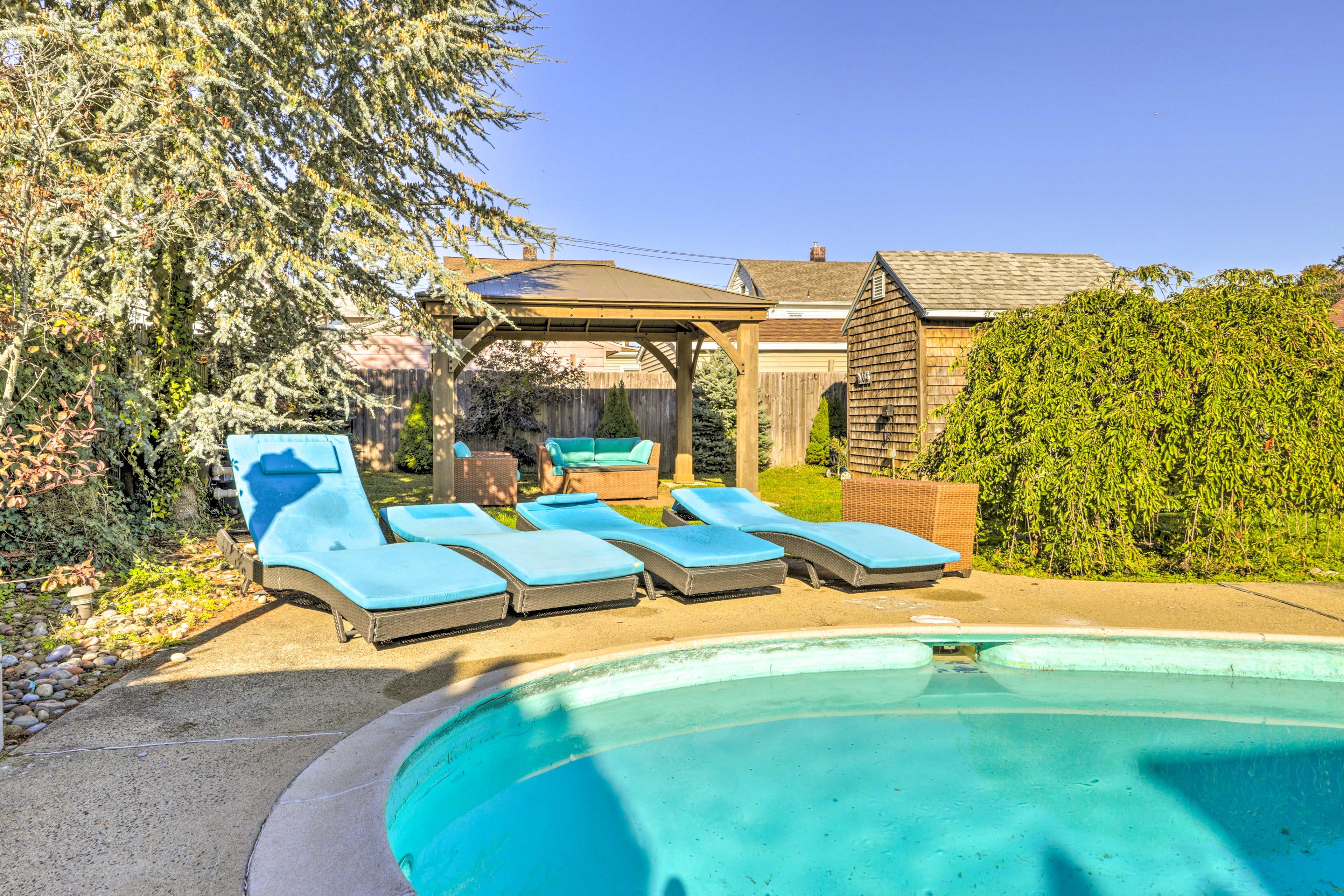 New Haven Vacation Rental | 3BR | 2BA | Stairs To Access | 1,459 Sq Ft