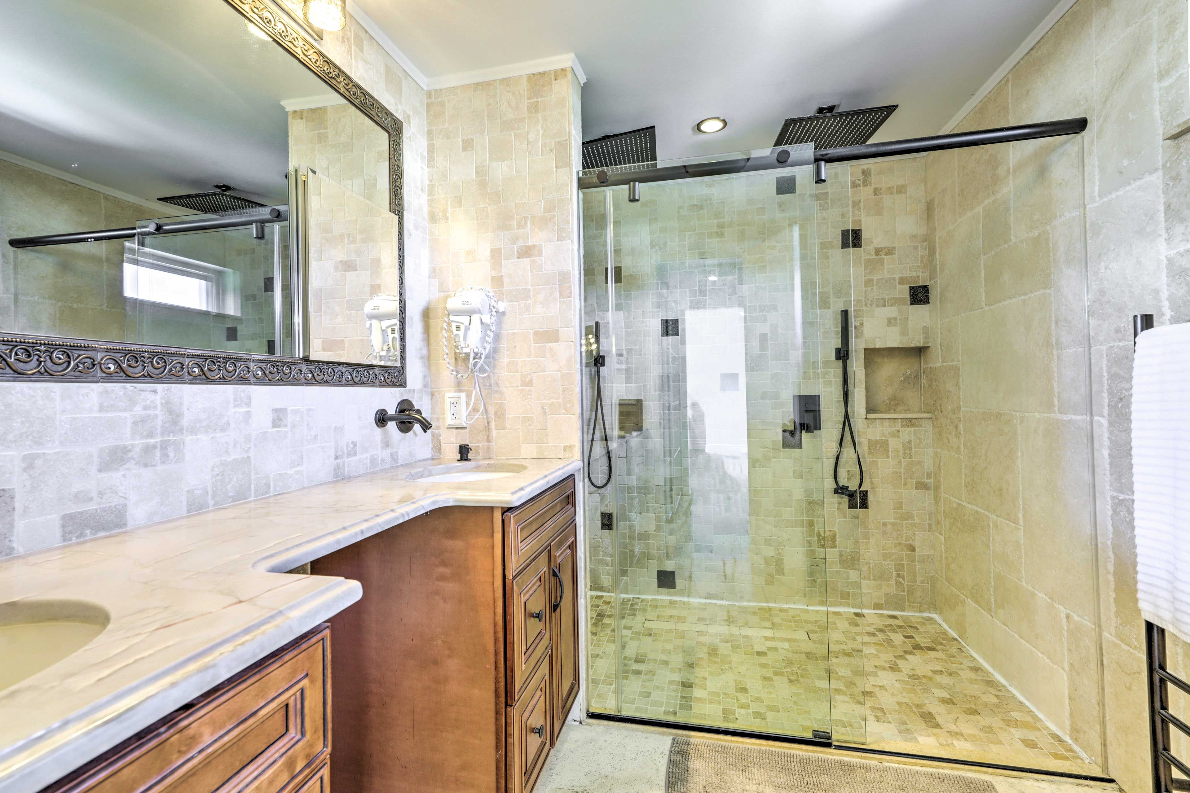 En-Suite Bathroom | Upper Level