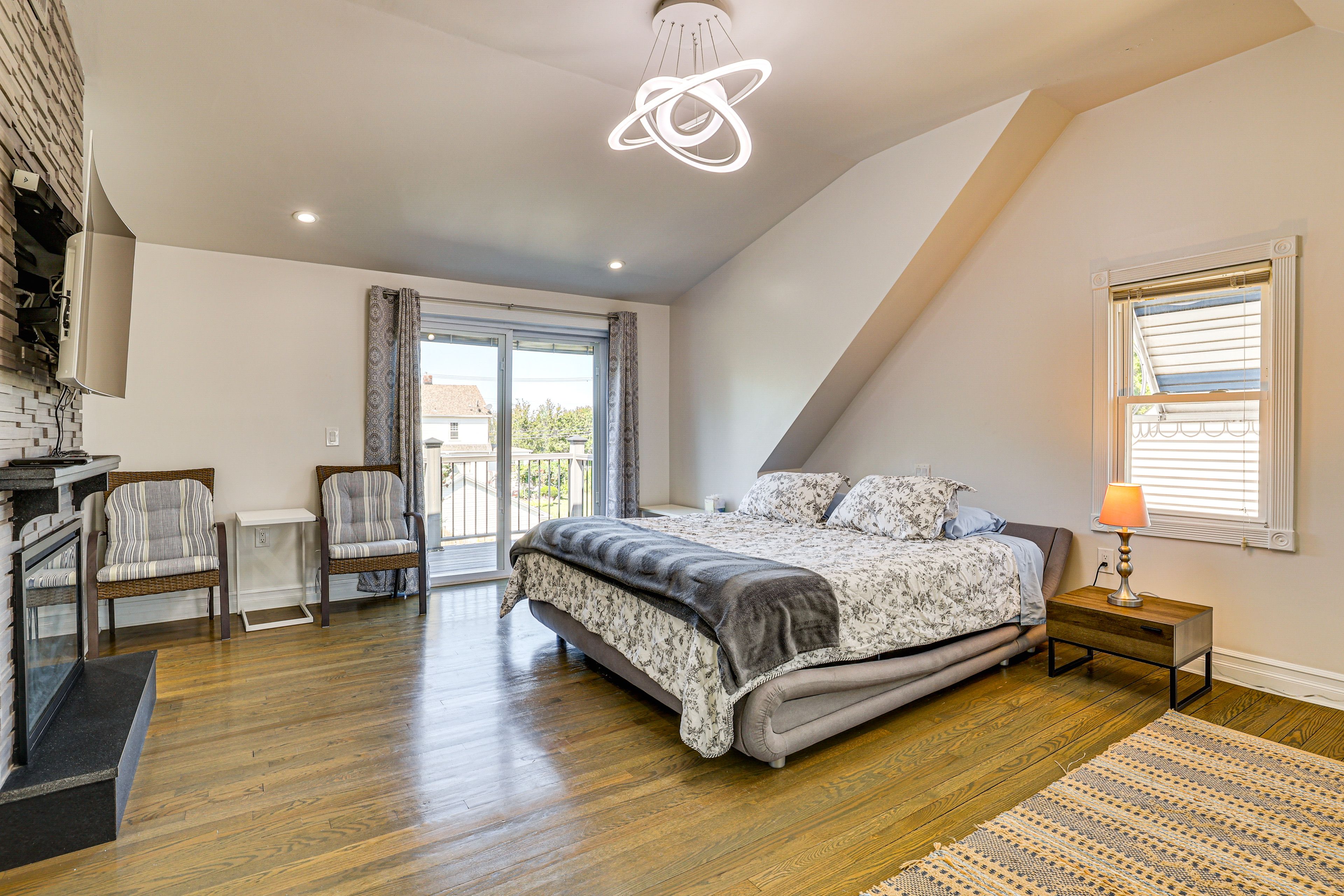 Bedroom 3 | King Bed | Smart TV | Upper Level