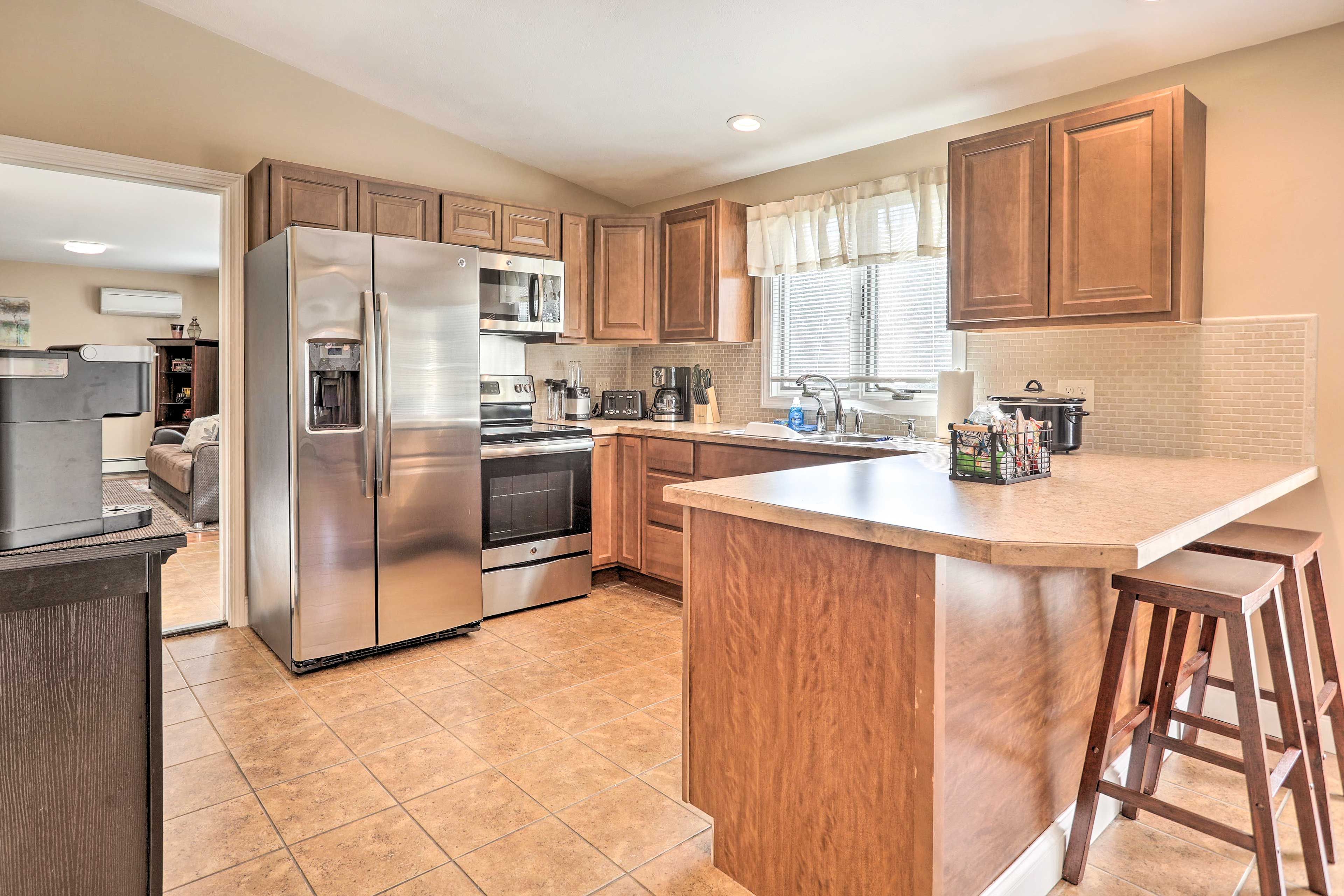 Kitchen | Coffee Station | Blender | Crockpot | Toaster