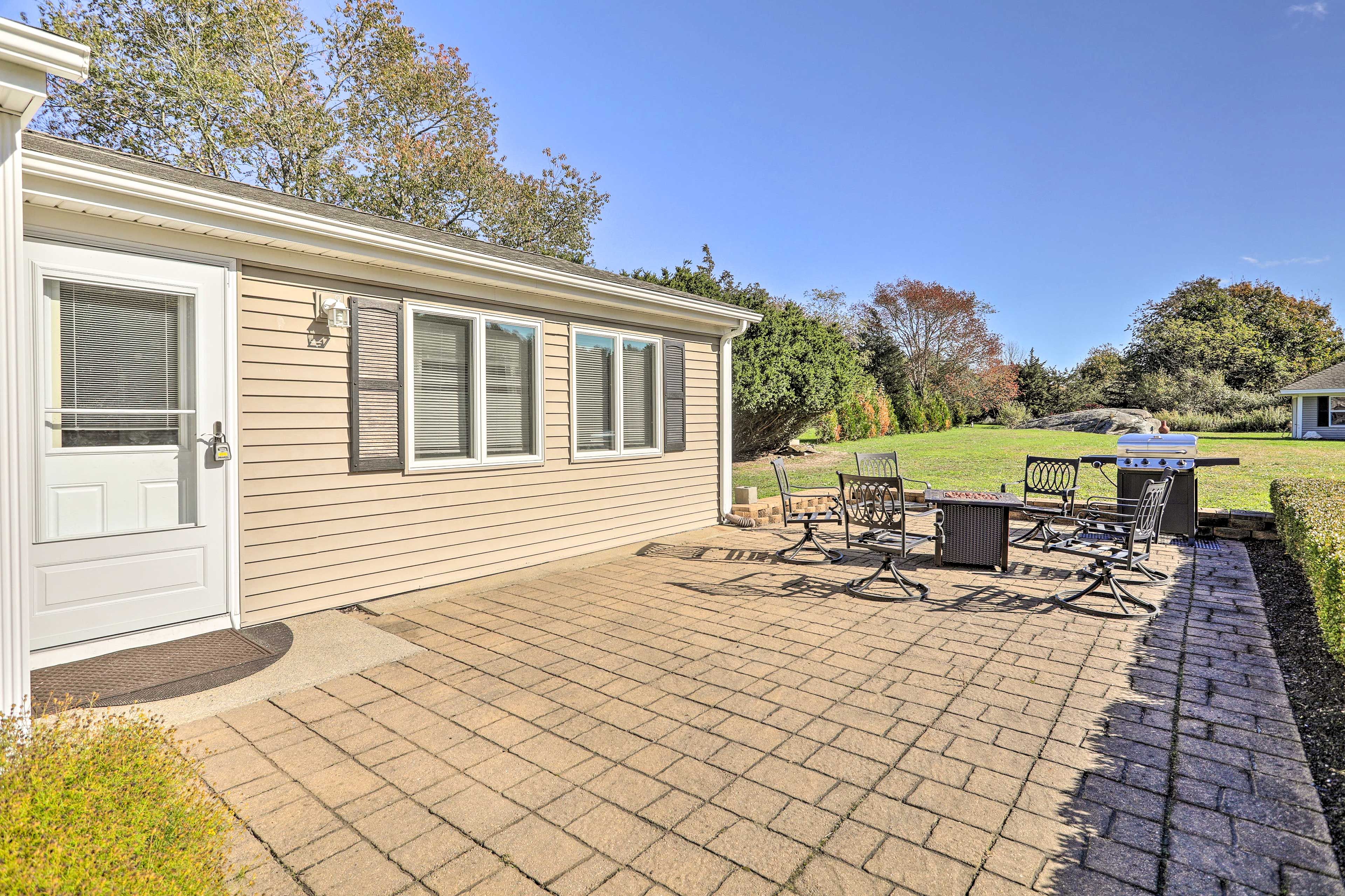 Patio | Fire Pit | Gas Grill