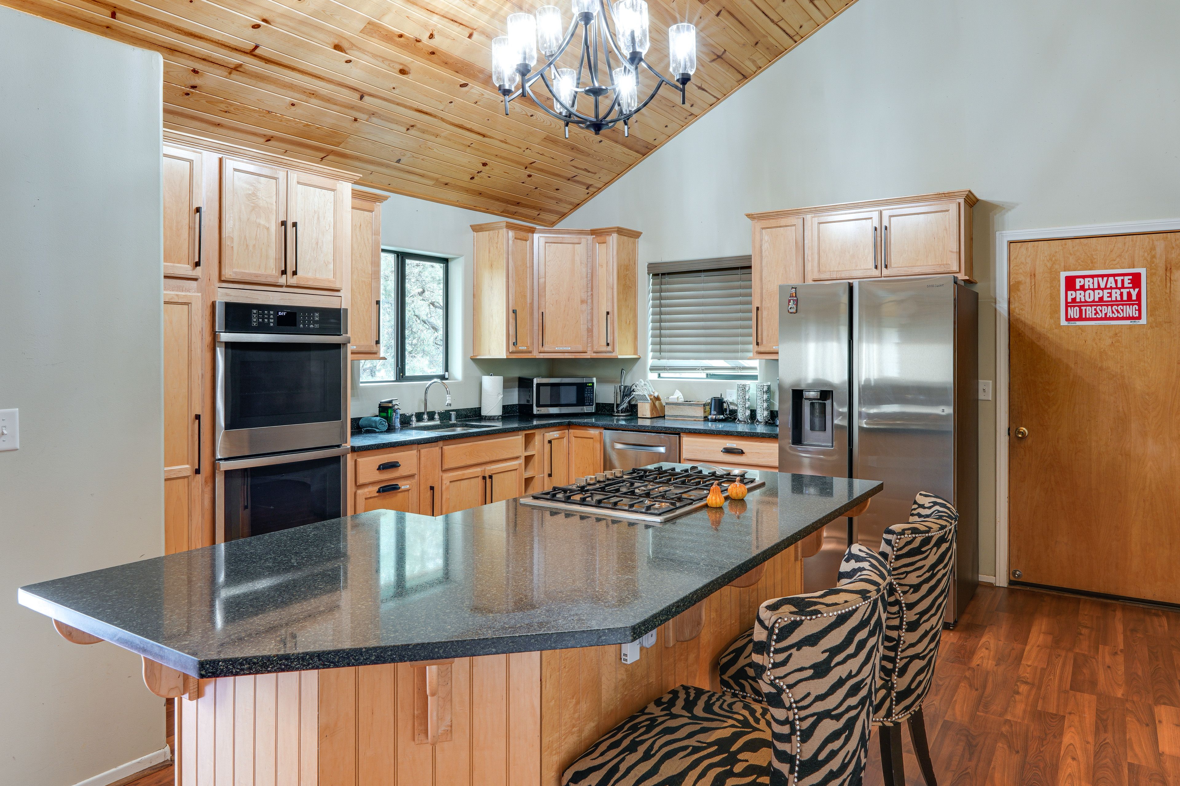 Kitchen | Breakfast Bar | Double Oven Drip Coffee Maker