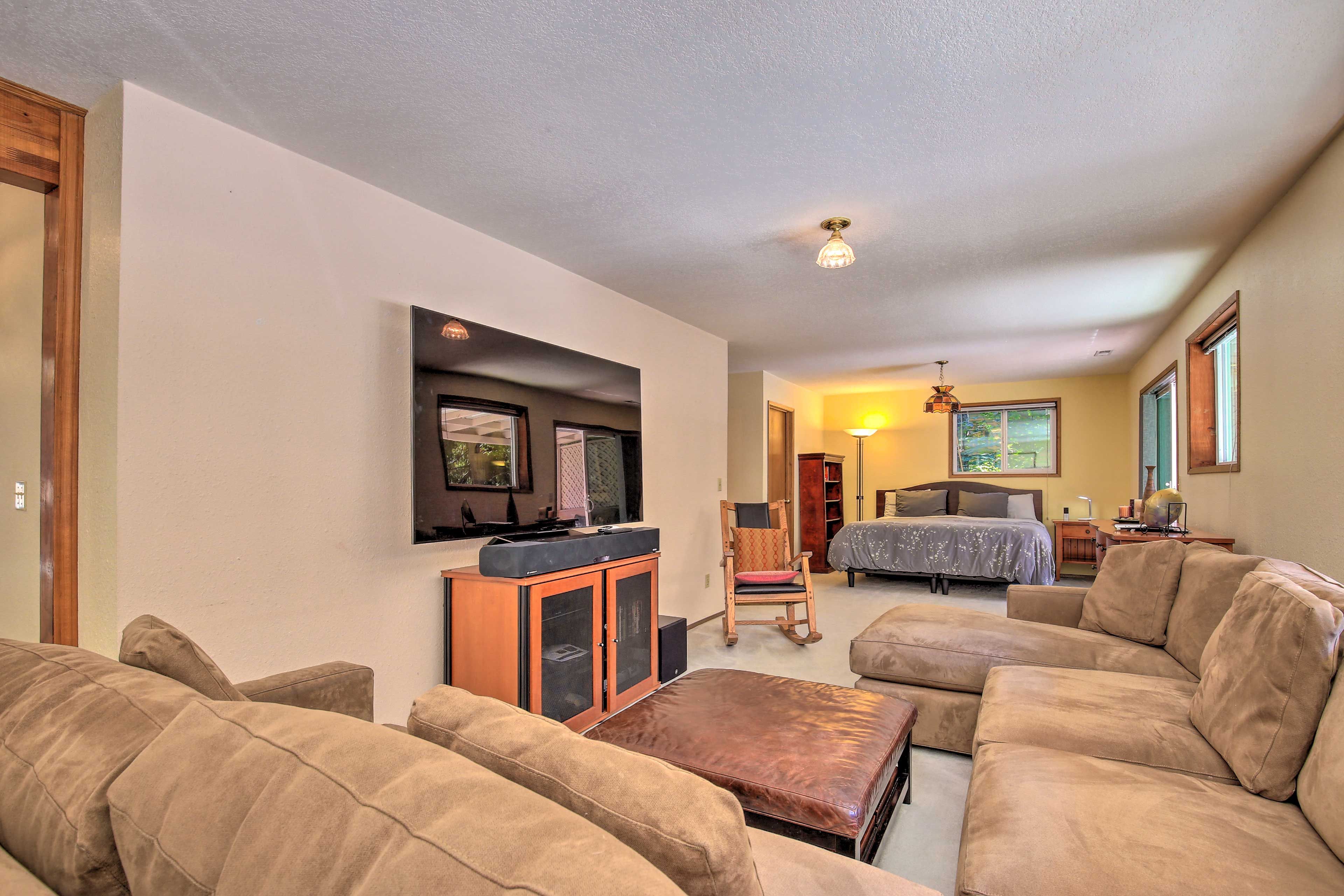 Living Area | Free WiFi | DVD Player w/ Video Library | Desk Workspace
