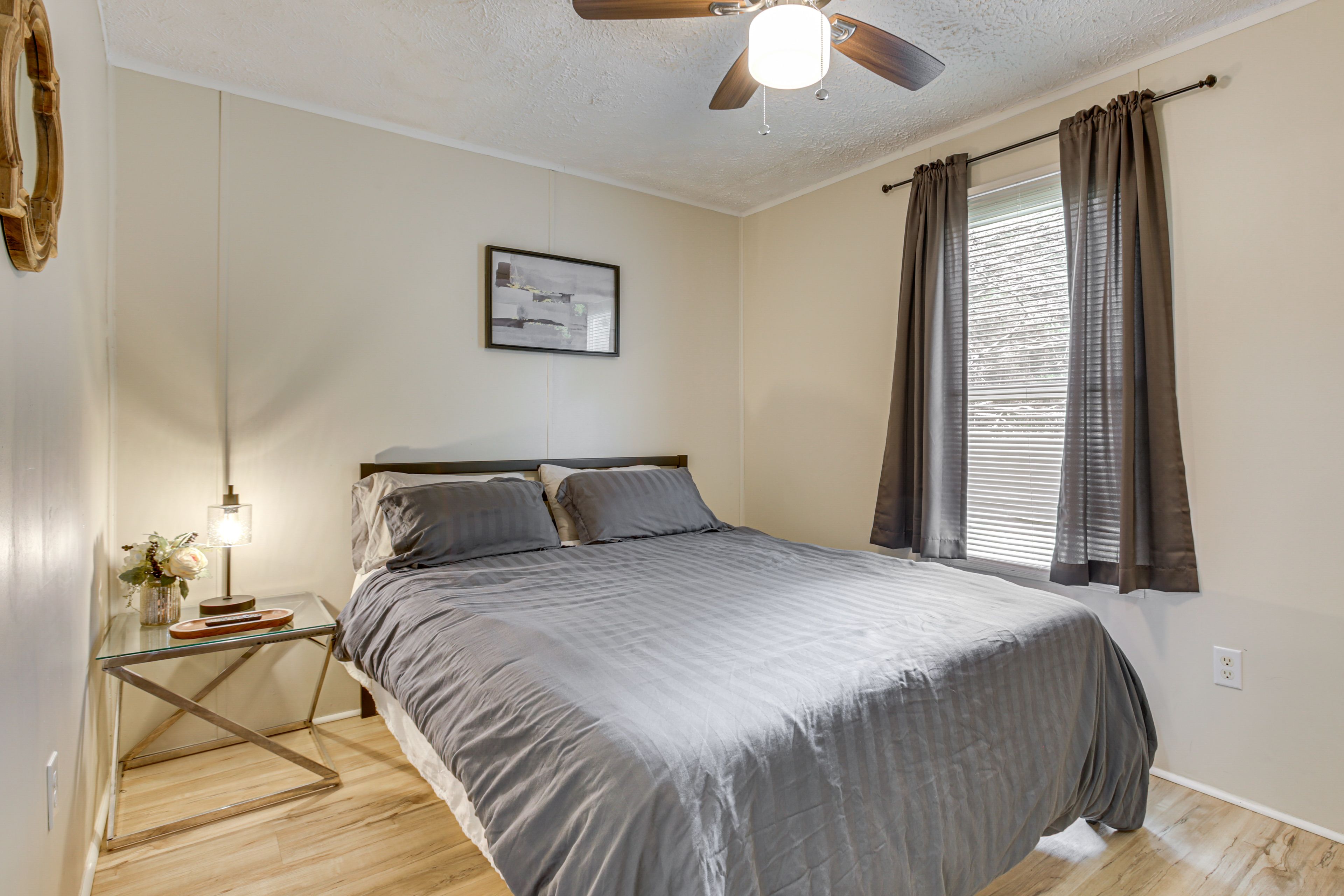 Bedroom 3 | Queen Bed