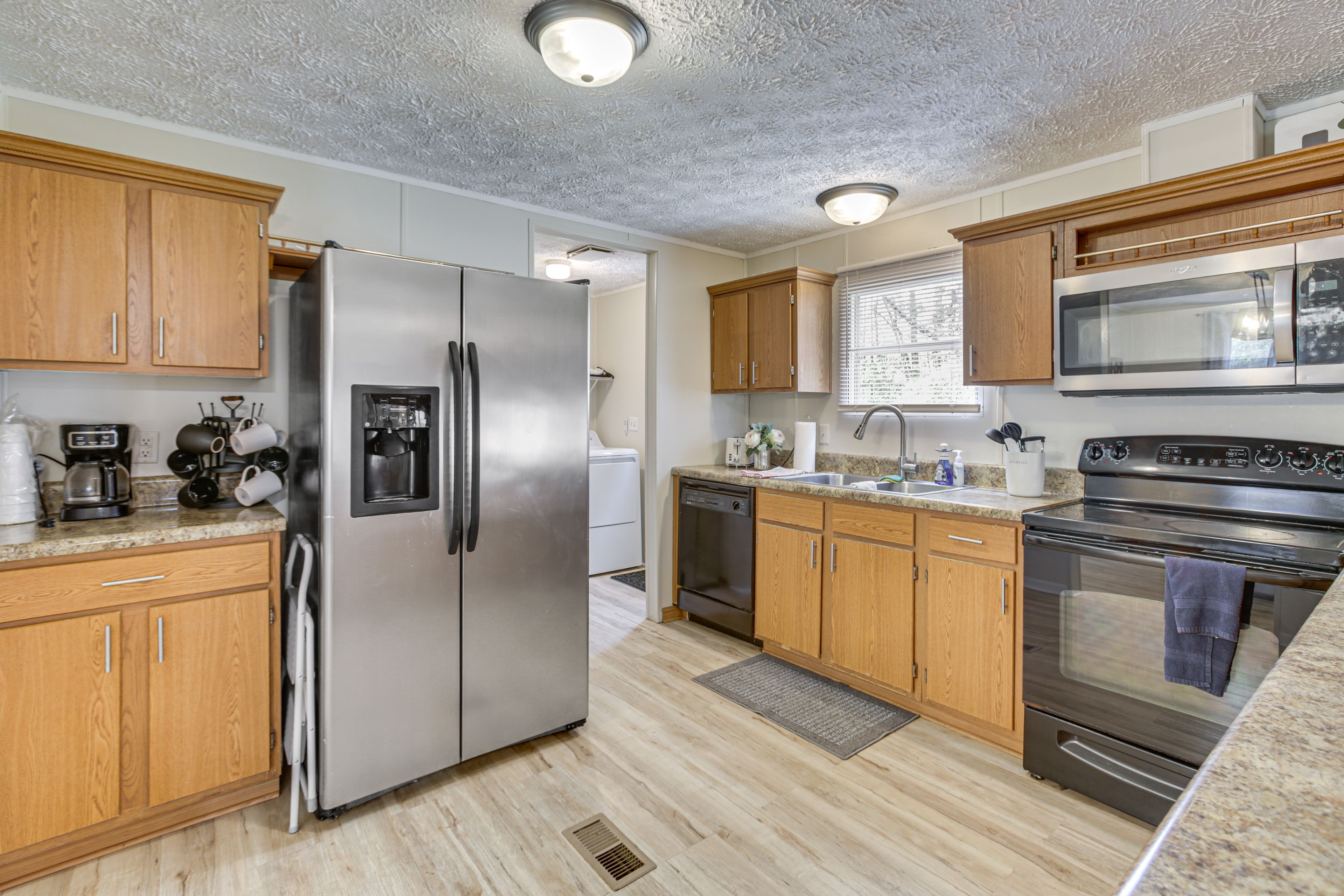 Kitchen | Single Story Home | Free WiFi