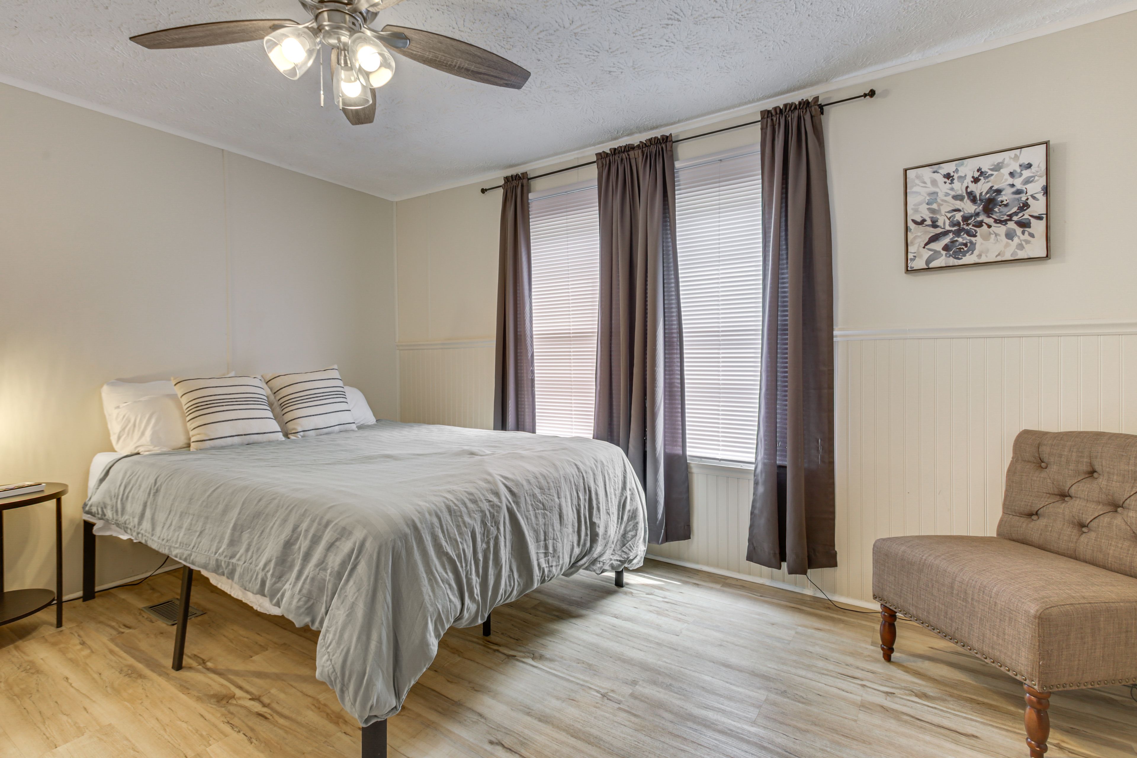 Bedroom 1 | Queen Bed | En-Suite Bathroom