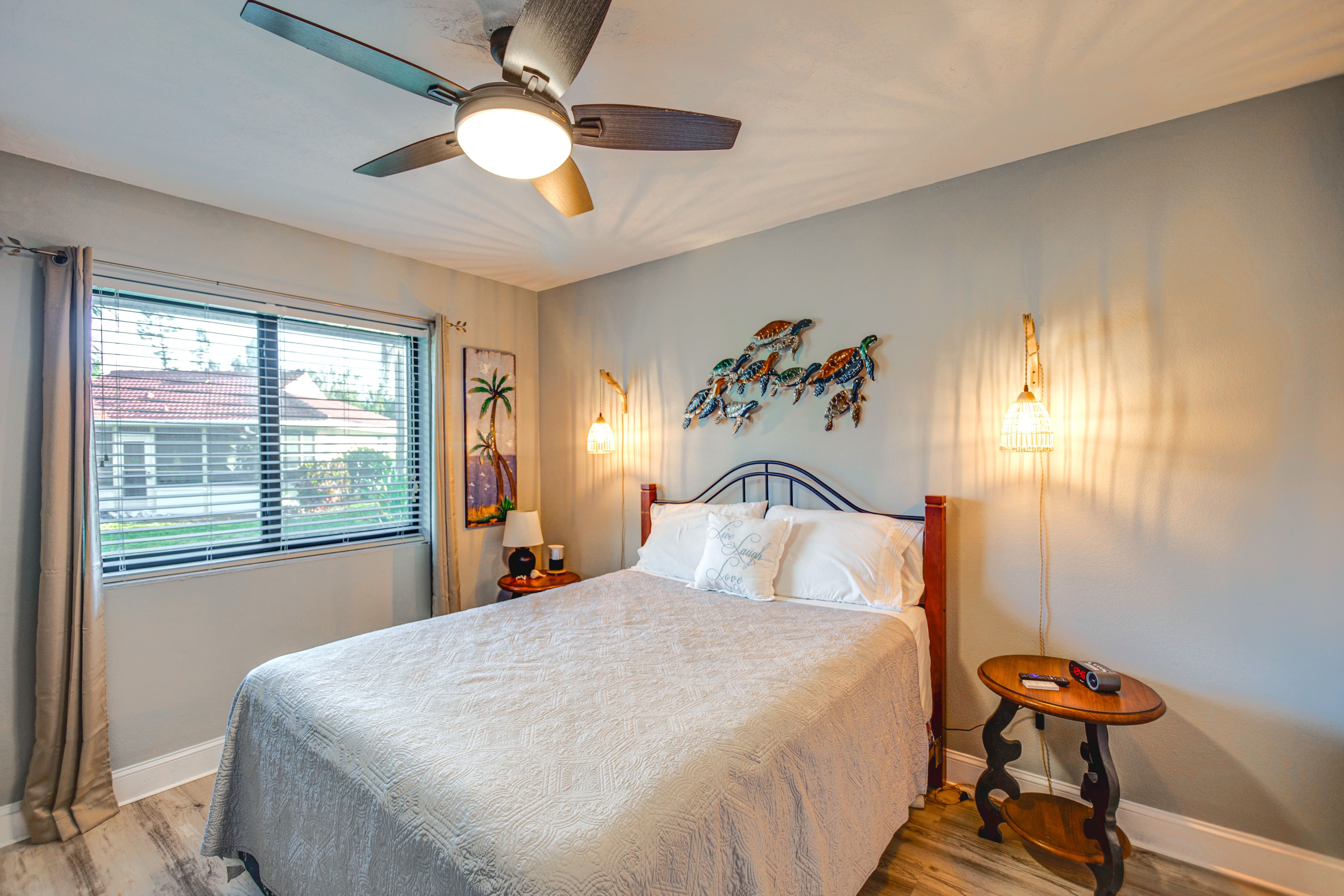 Bedroom 2 | Queen Bed