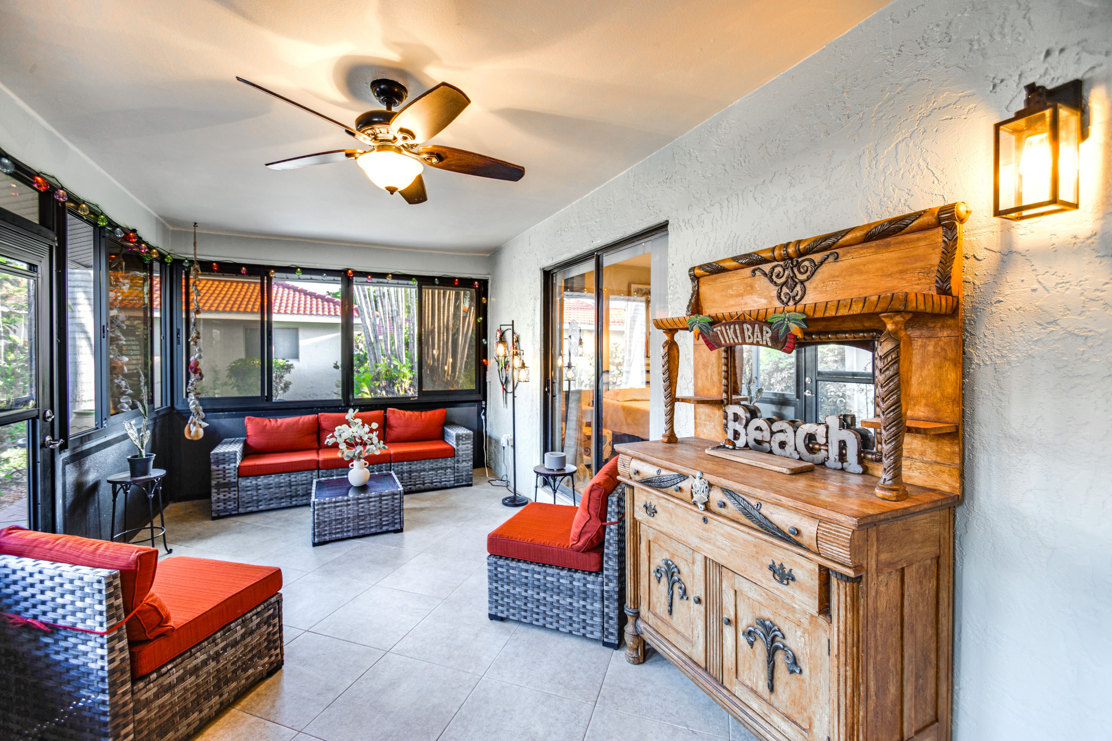 Screened-In Patio | Dining Area | Single-Story Home
