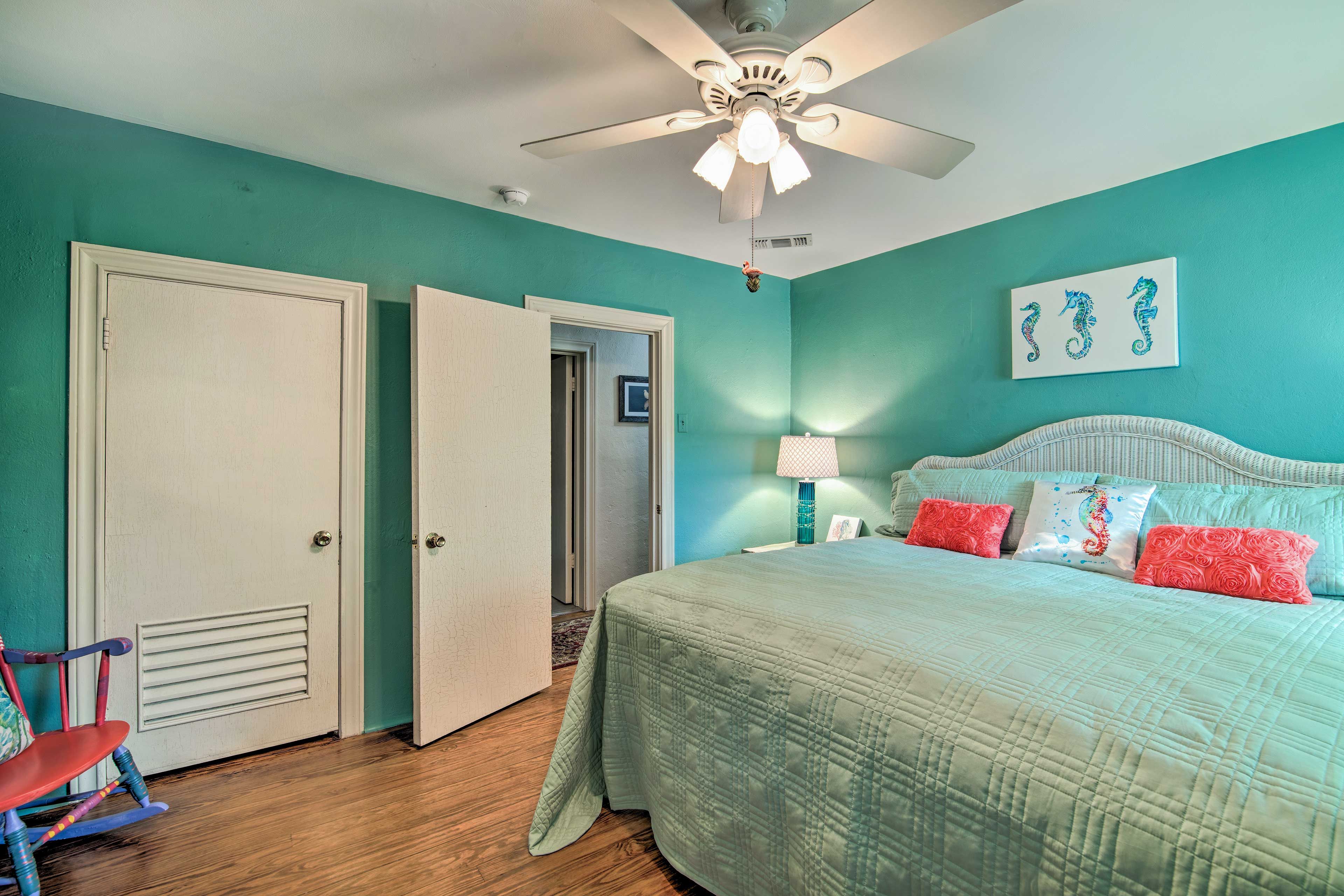 Bedroom 1 | King Bed | Linens Provided
