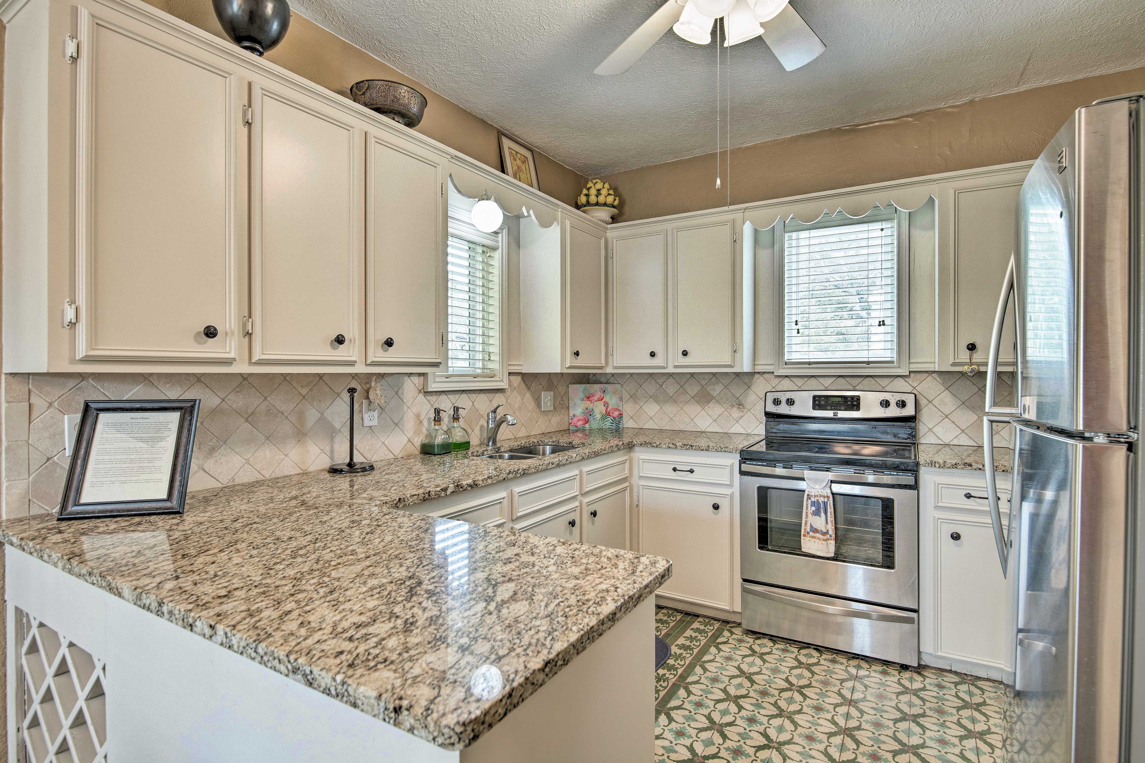 Kitchen | Cooking Basics | Keurig Coffee Maker | Ice Maker | Trash Bags