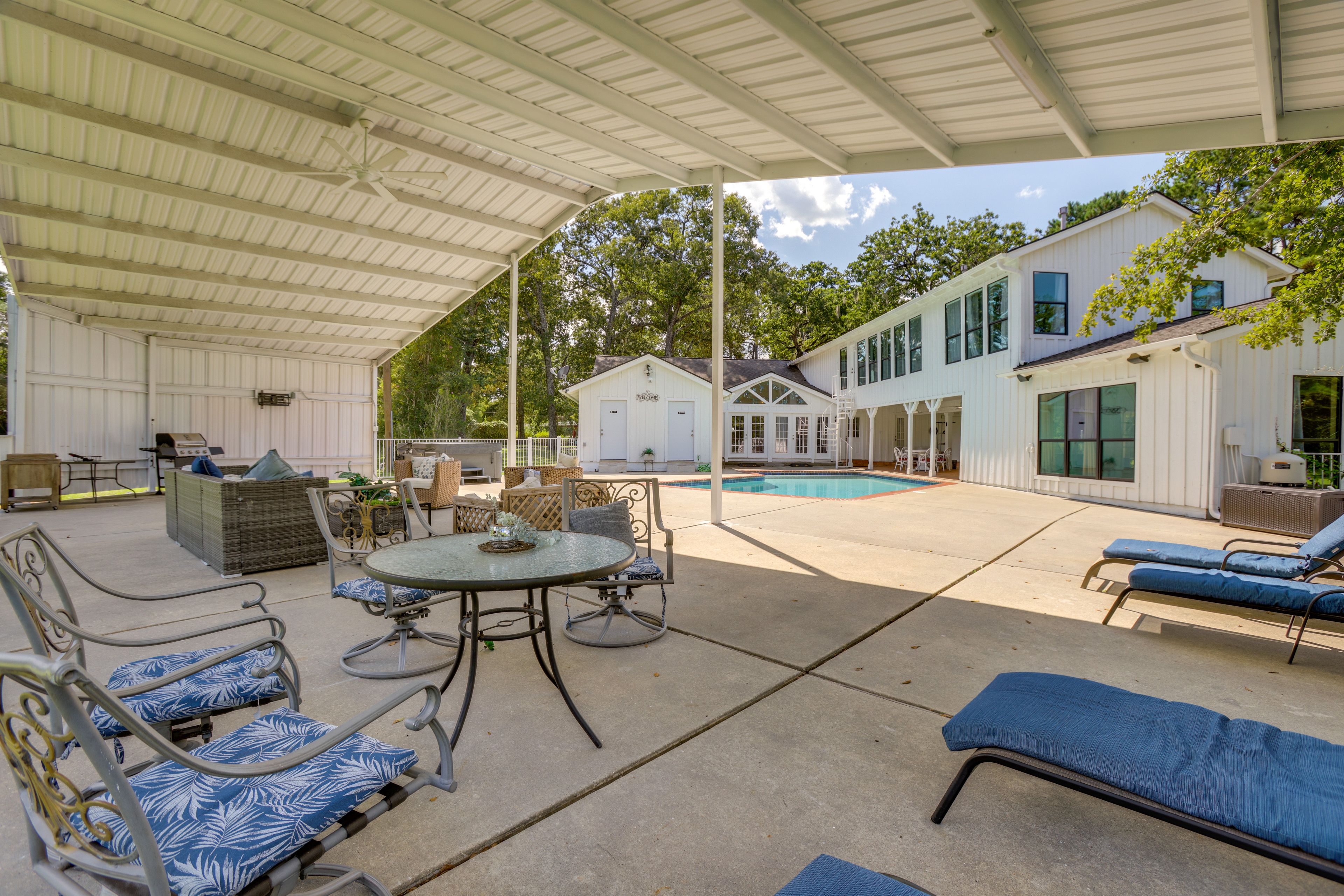 Magnolia Vacation Rental | 7BR | 5BA | Step-Free Entry | 4,470 Sq Ft