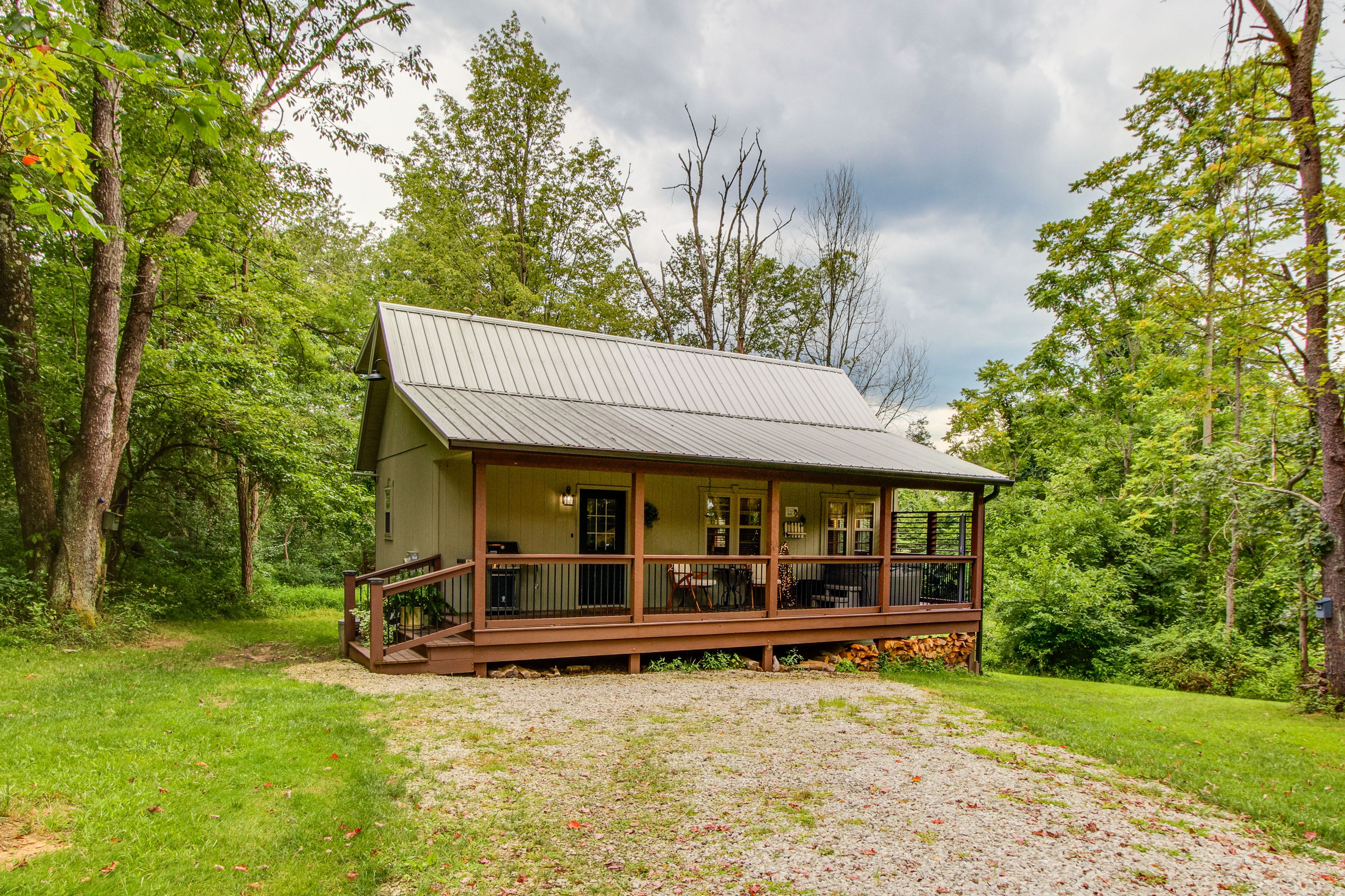 Cabin Exterior | Driveway Parking (2 Vehicles)