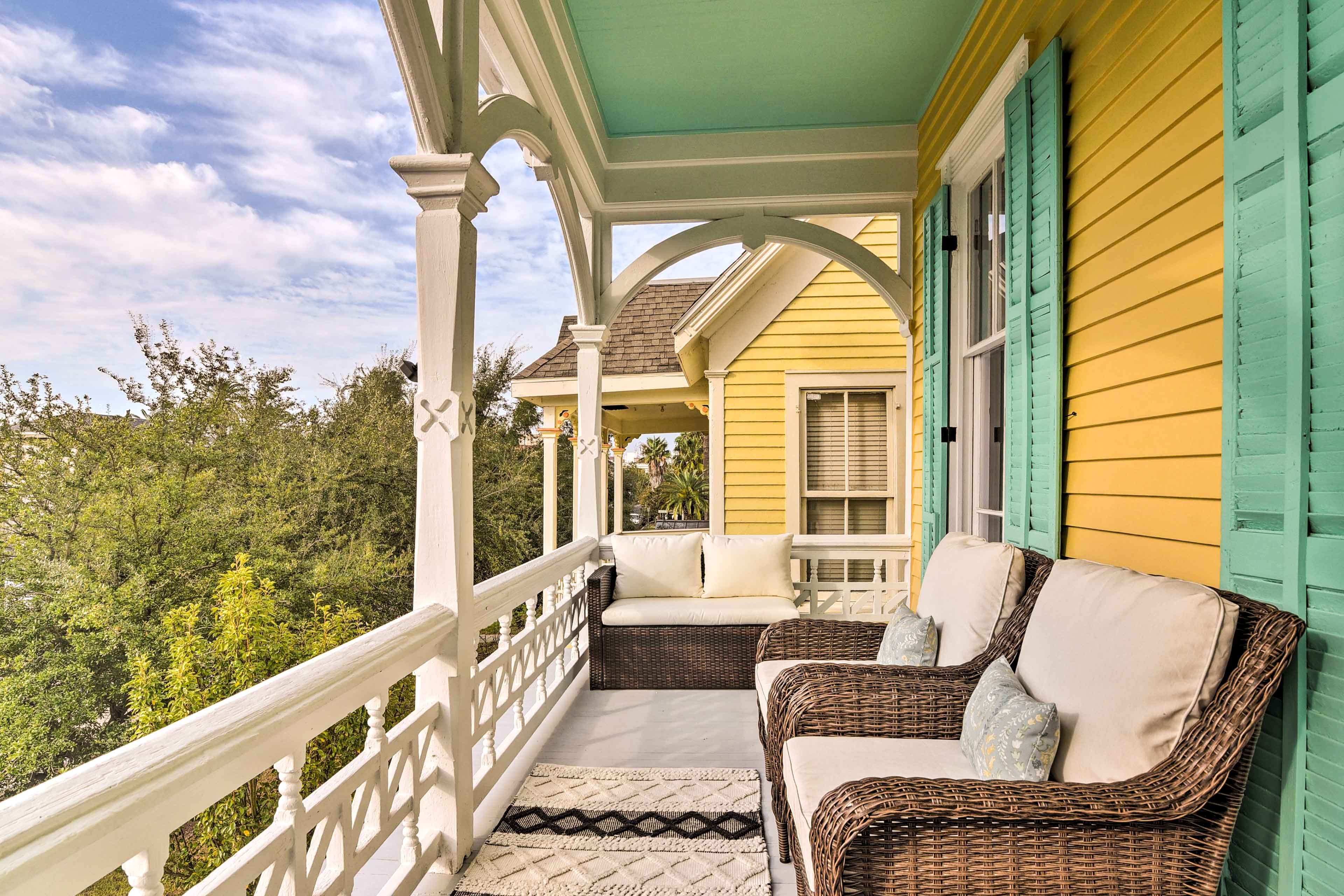 Galveston Vacation Rental | 1BR | 1BA | 720 Sq Ft | Steps to Access Property