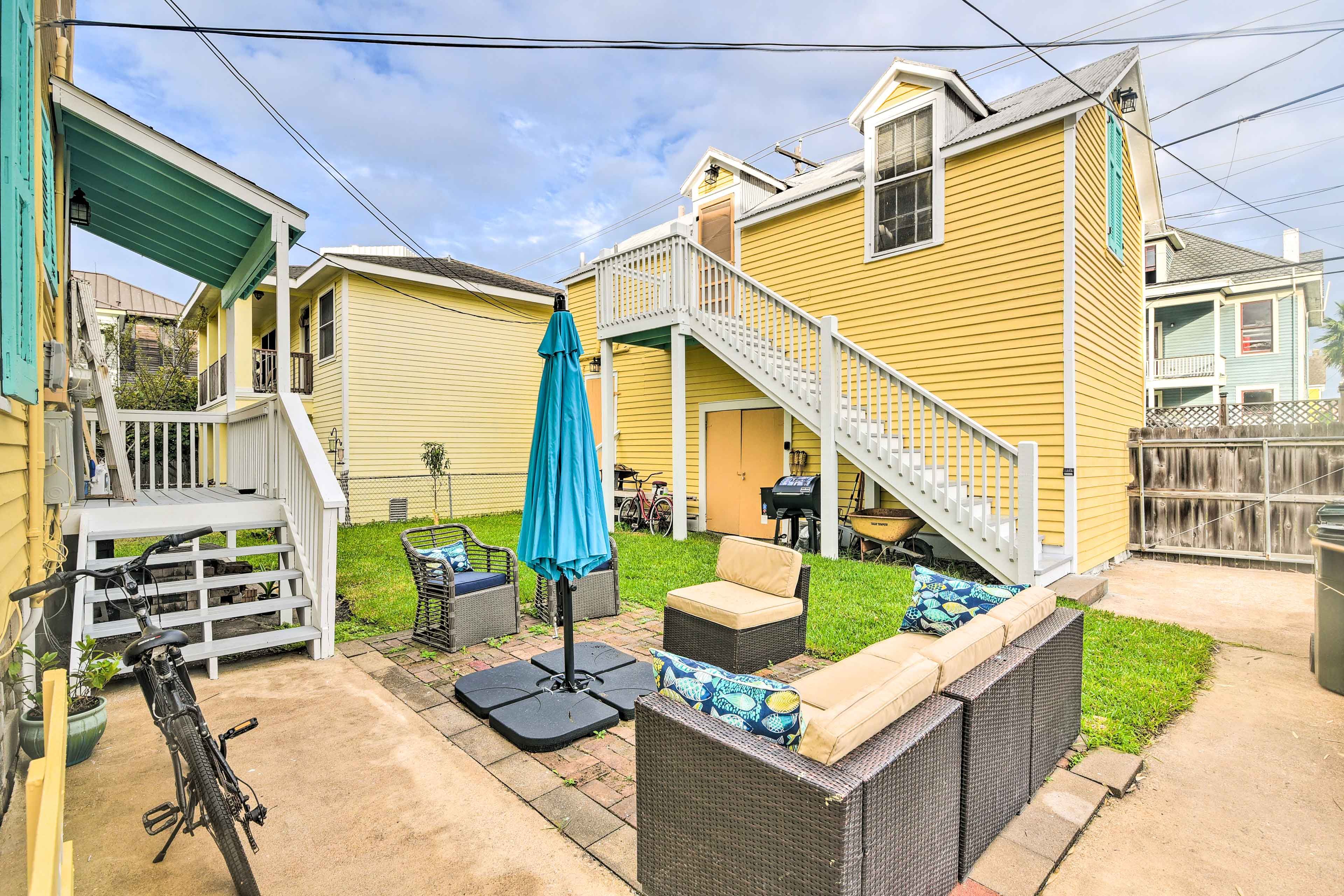Exterior | Backyard