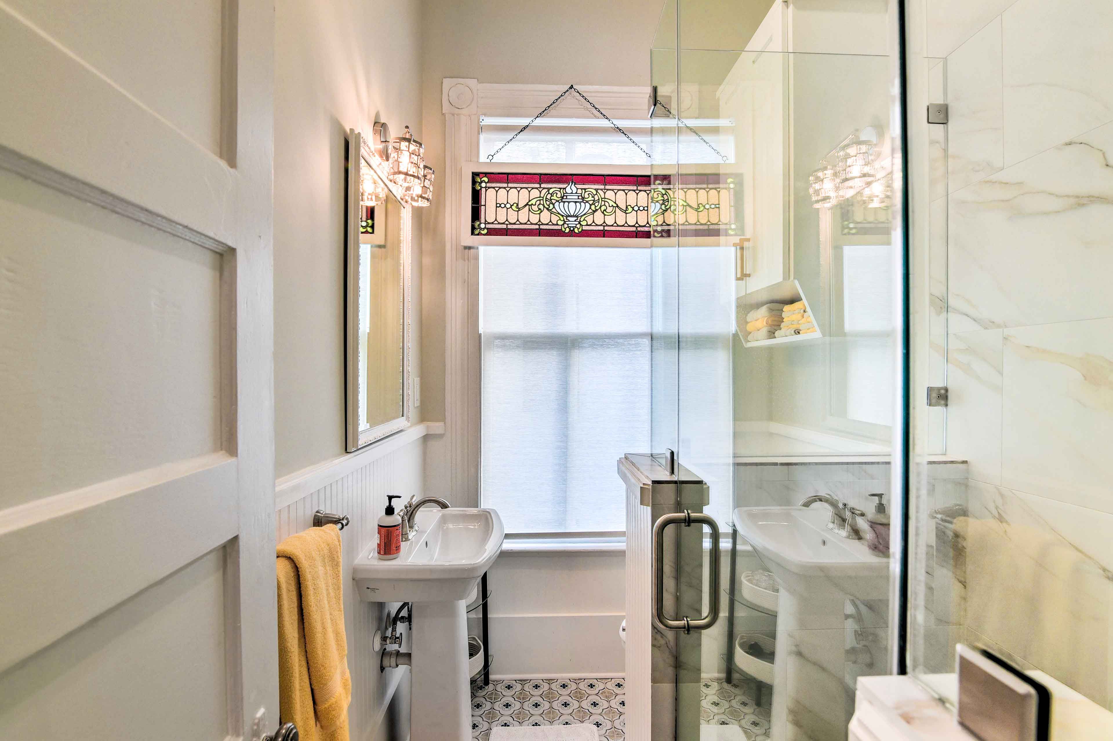 Bathroom | Complimentary Toiletries | Hangers