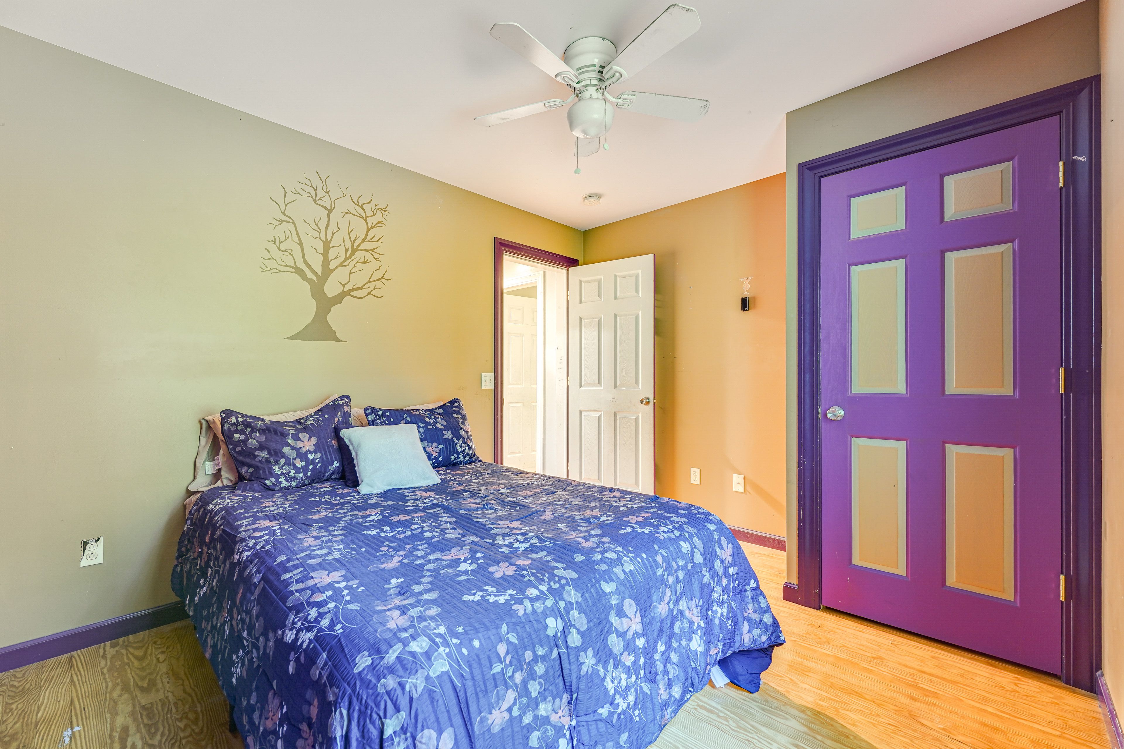 Bedroom 2 | Full Bed | Main Floor