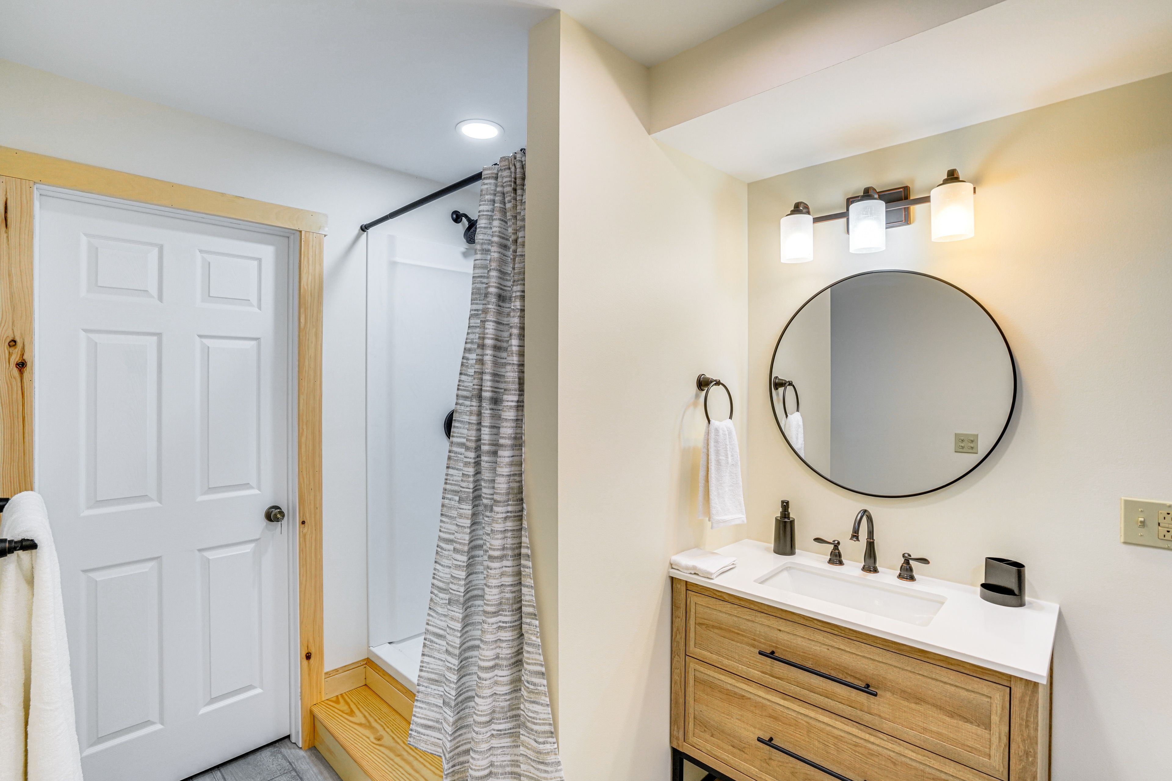 Full Bathroom | Lower Level