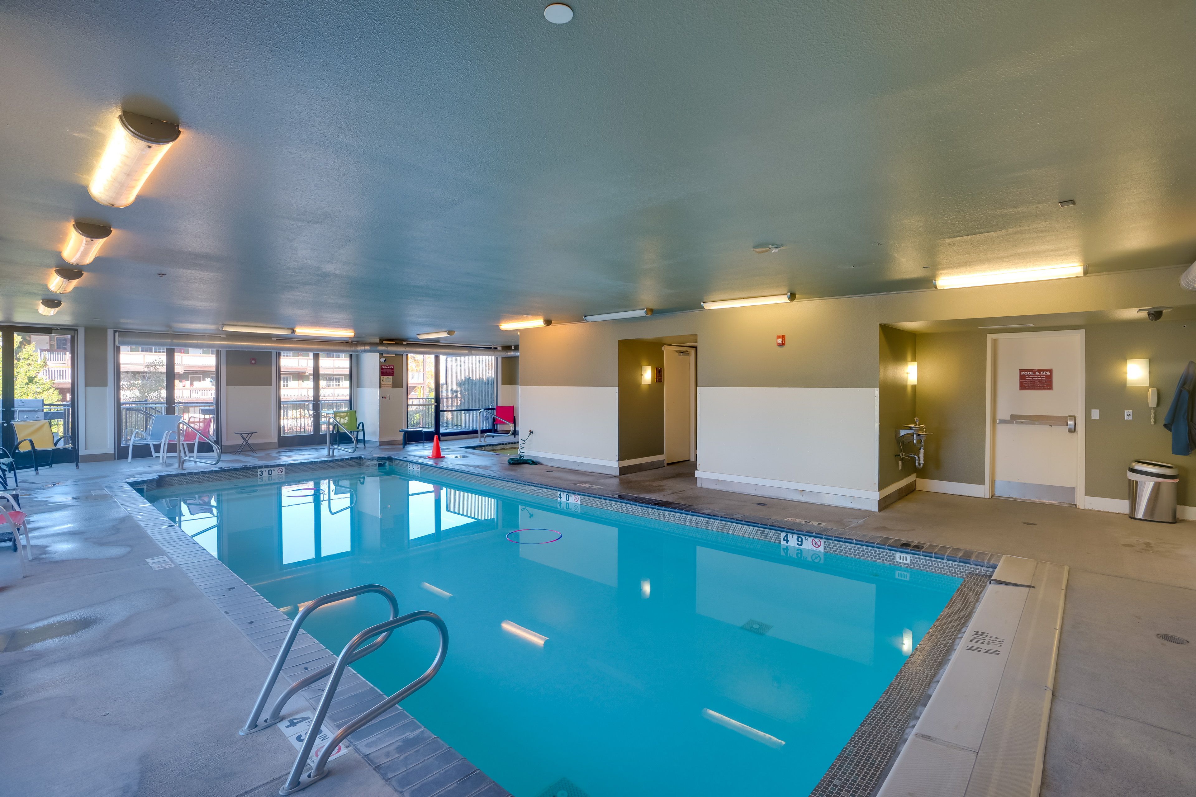 Chelan Resort Suites | Community Pool