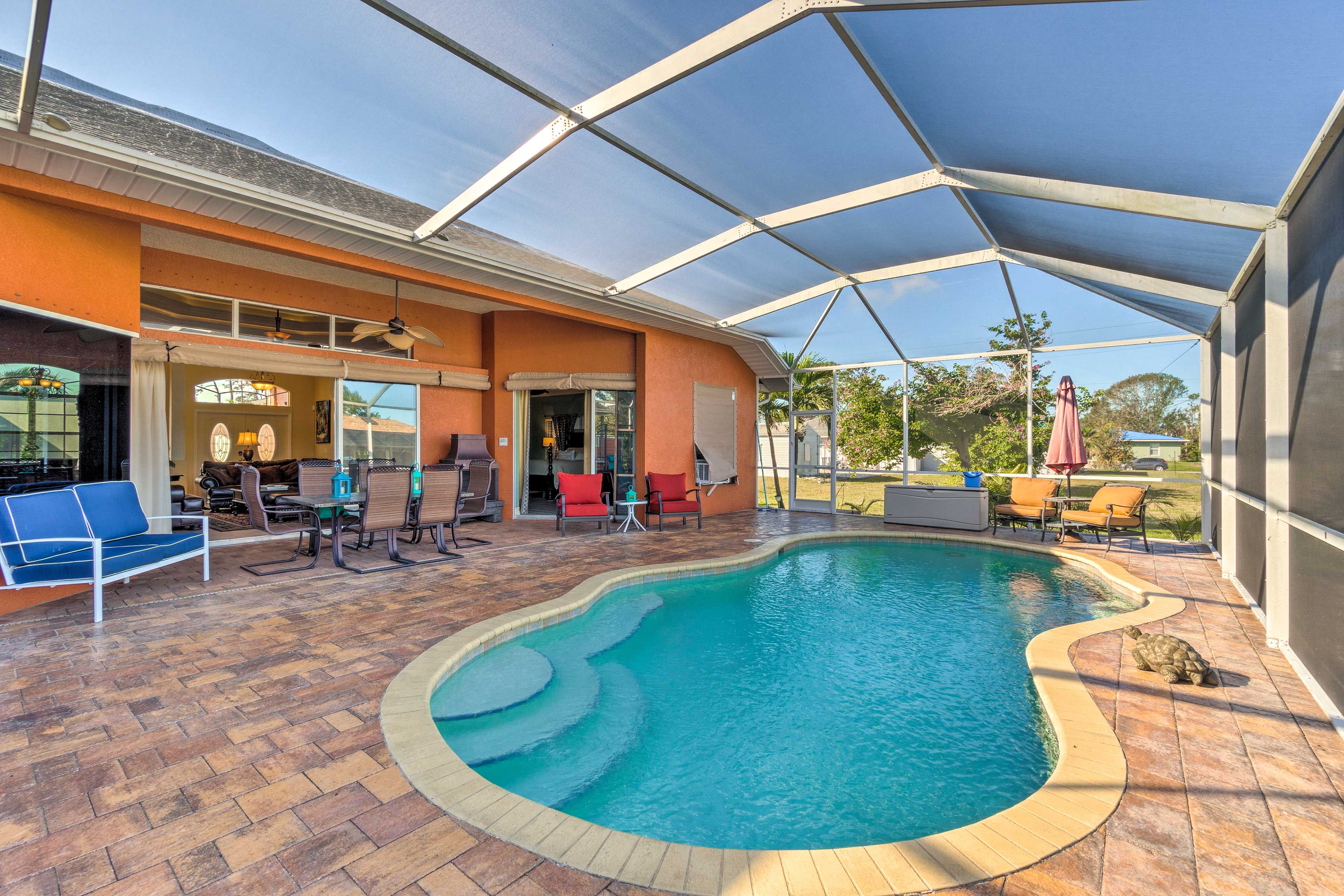 Private Heated Pool (Depth 6', Heated 8:00 AM-5:00 PM, Nov 1-April 1 Only)