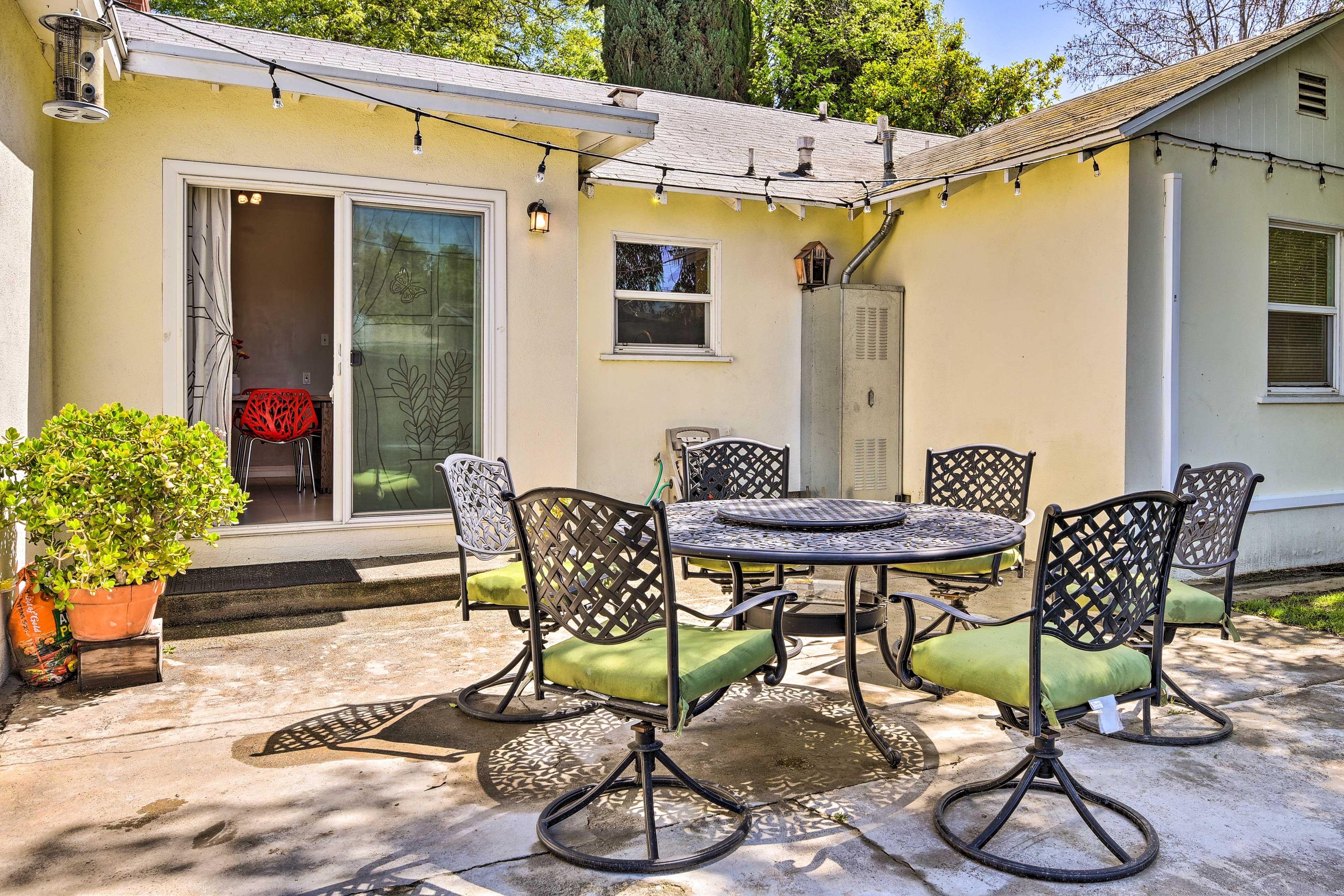 Patio | Outdoor Dining Area