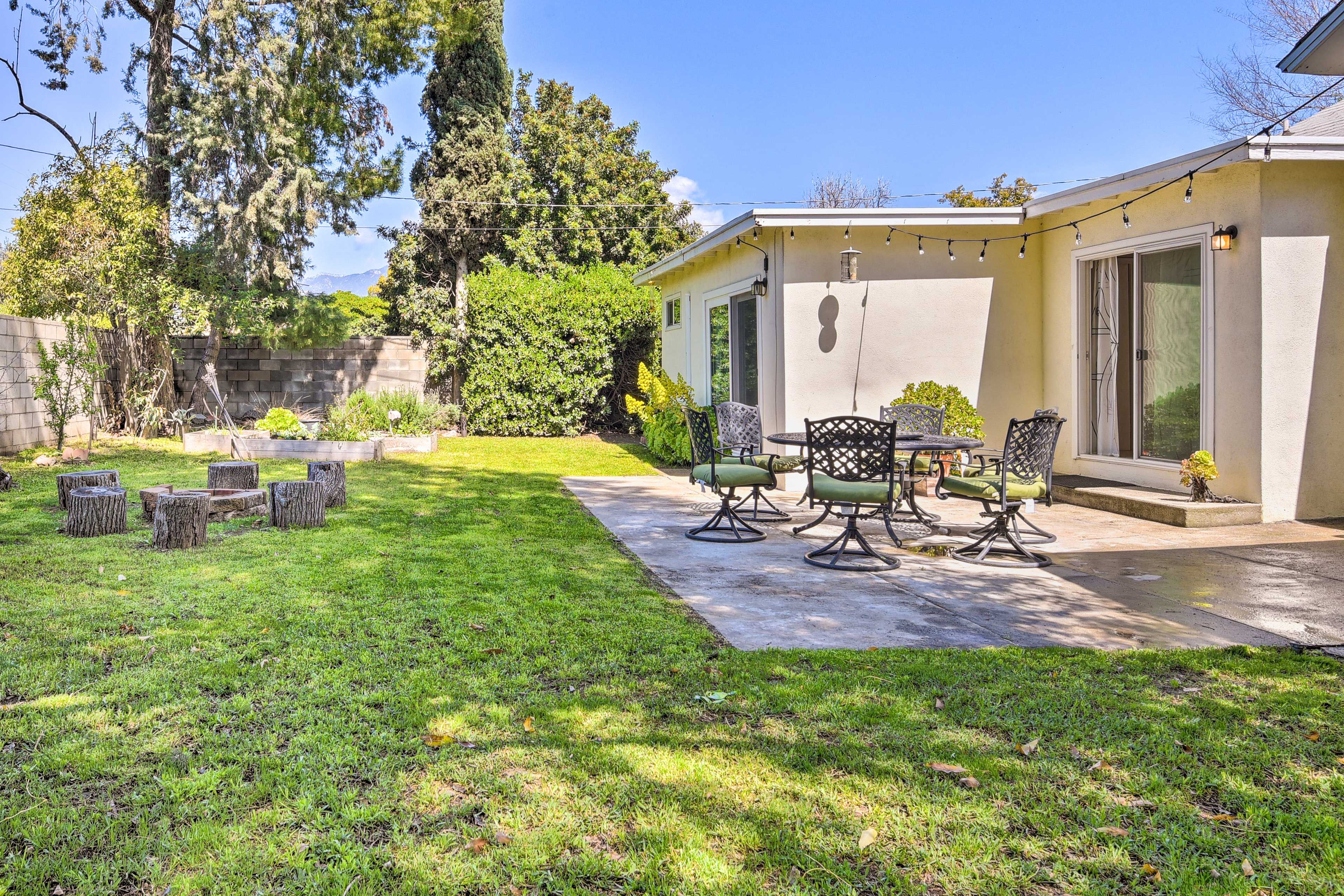 Private Yard | Fire Pit | Garage (1 Vehicle) | Driveway (3 Vehicles)