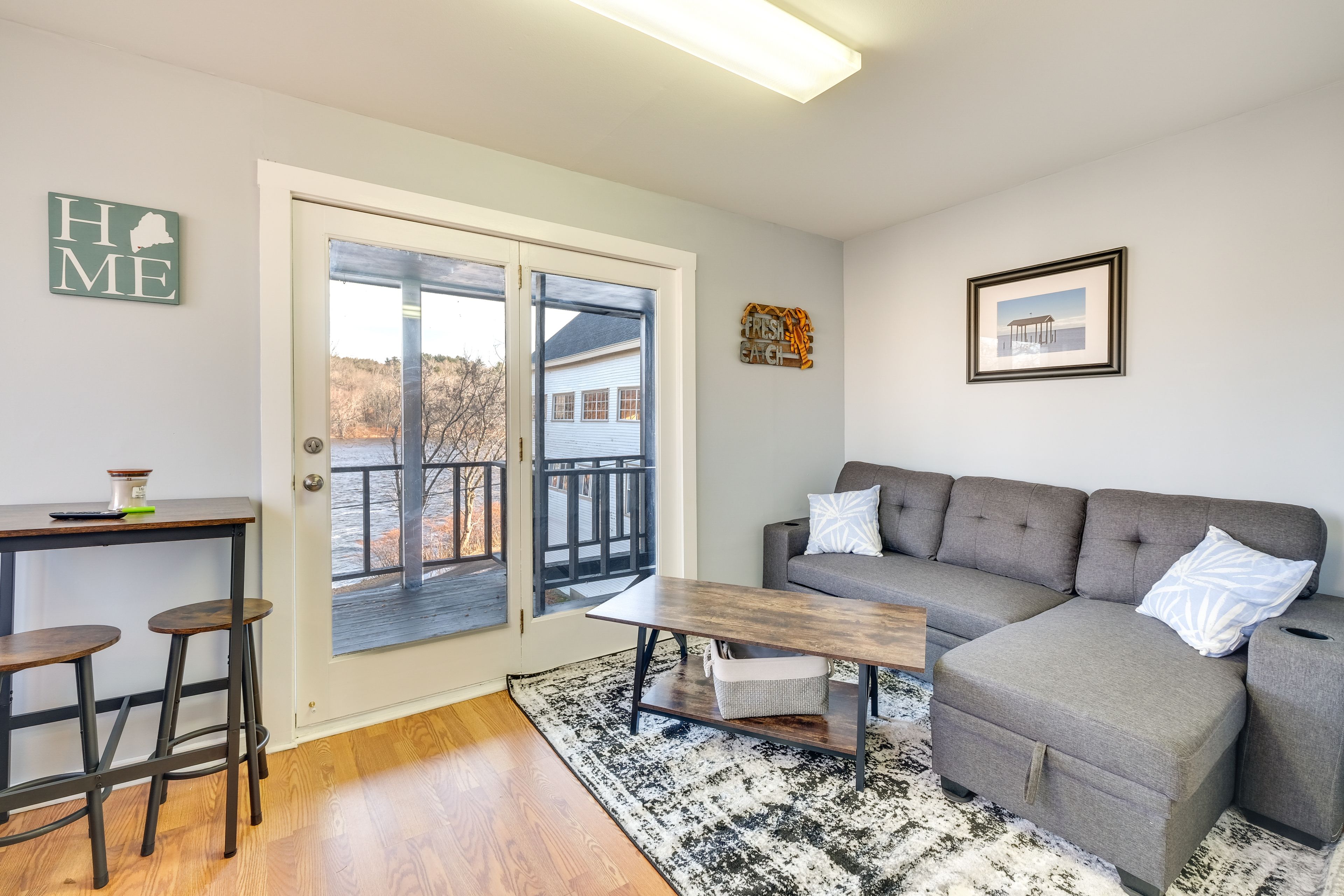 Living Room | Sleeper Sofa | Smart TV