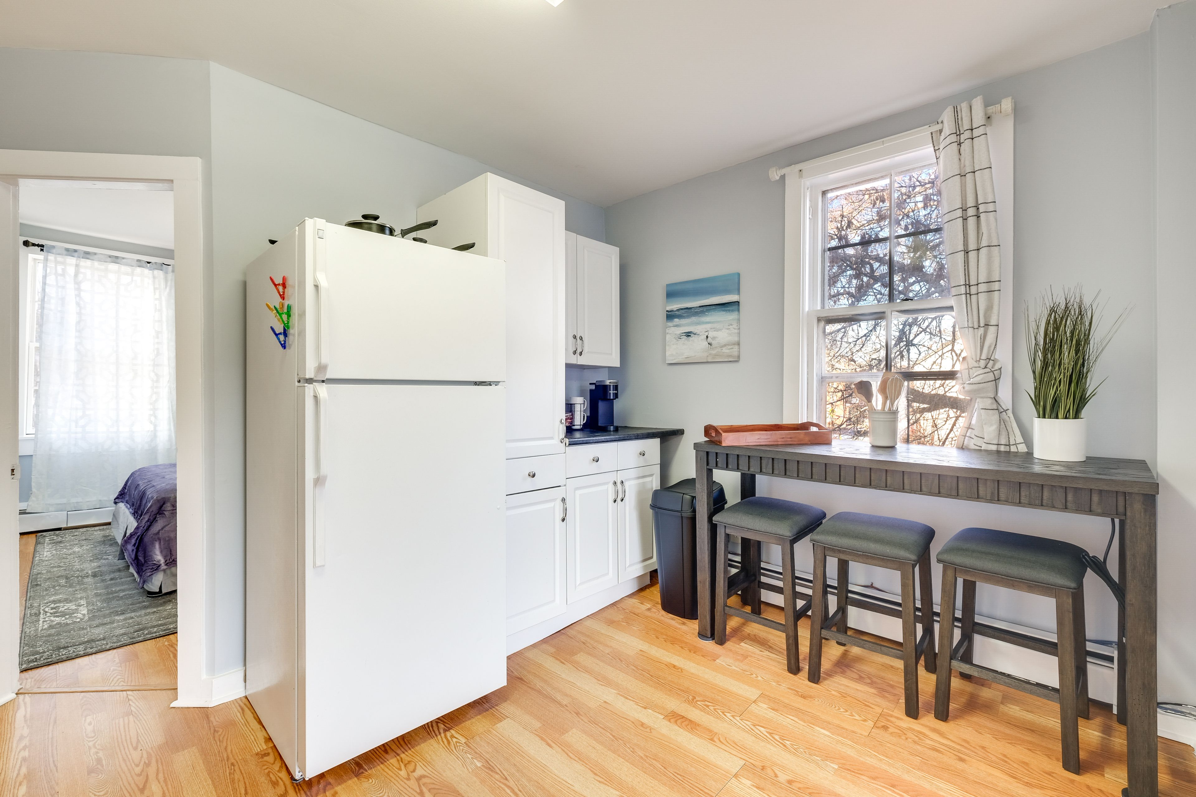 Dining Area | Dishware & Flatware Provided