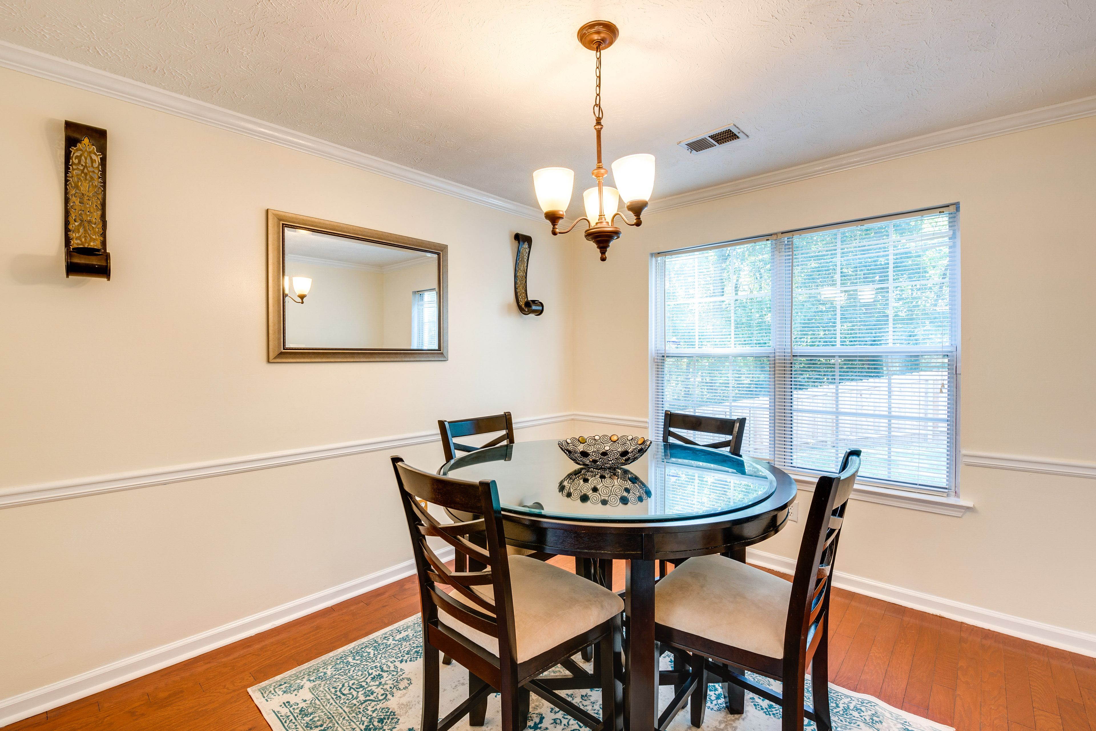 Dining Room | Dishware & Flatware Provided
