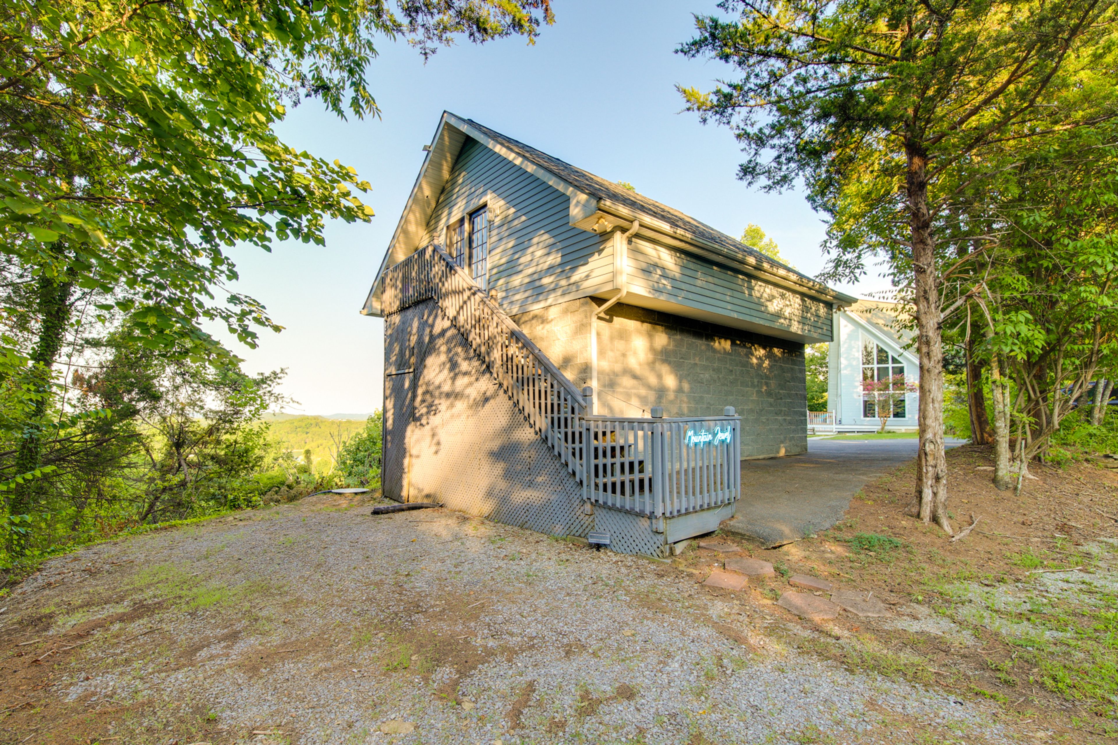 Parking | Shared Driveway (1 Vehicle) | RV/Trailer Parking