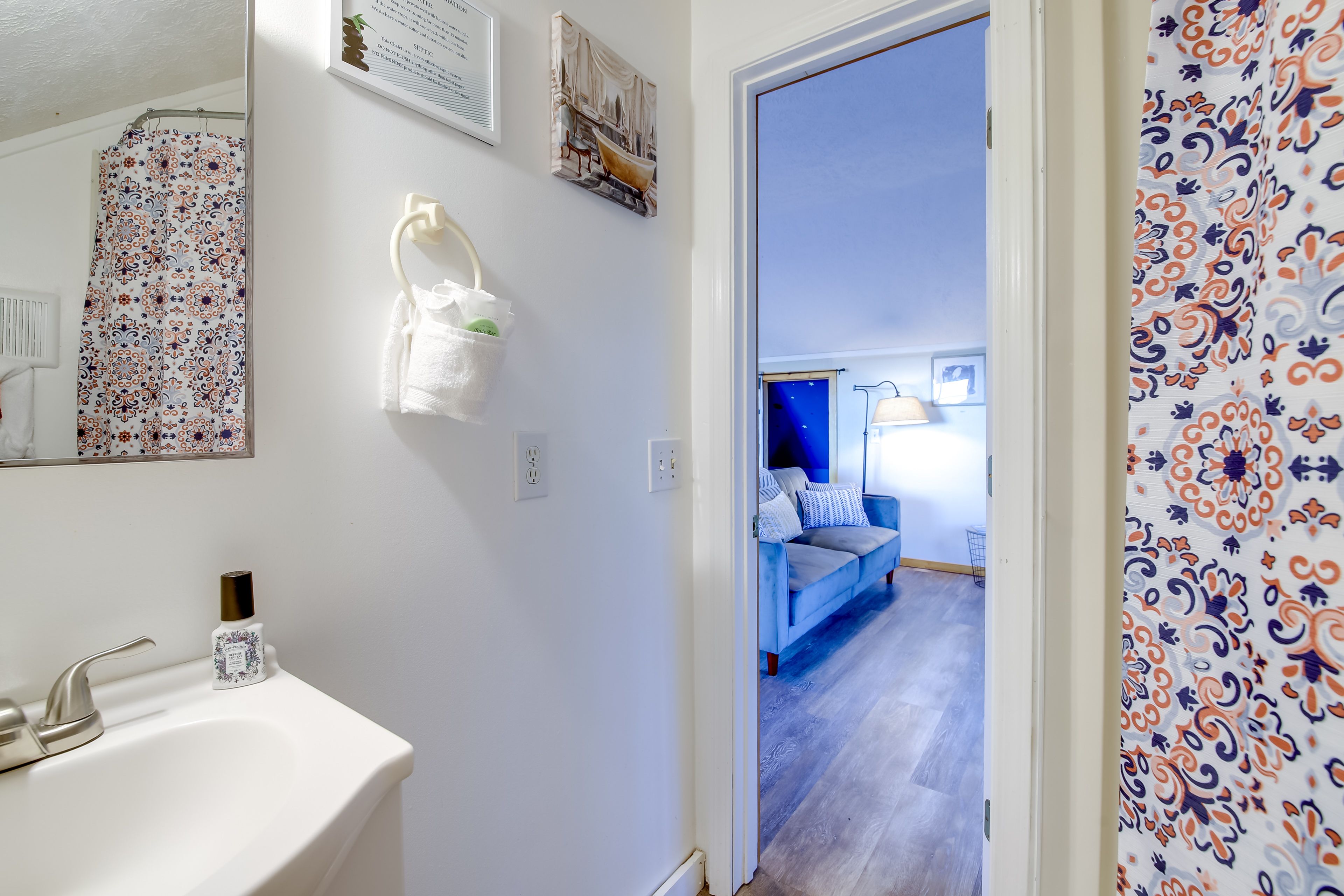 Full Bathroom | Complimentary Toiletries