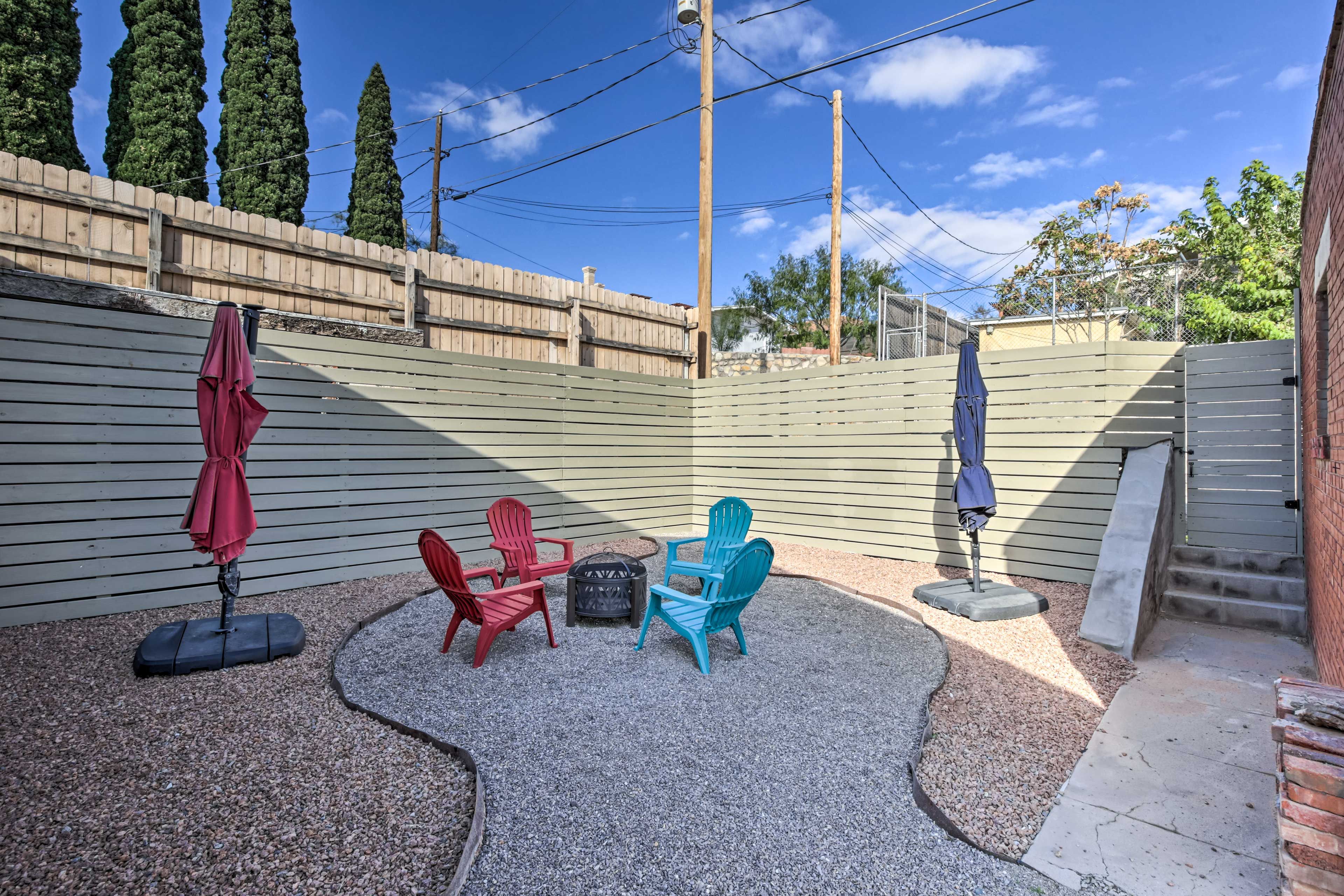 Outdoor Space | Wood-Burning Fire Pit | Gas Grill