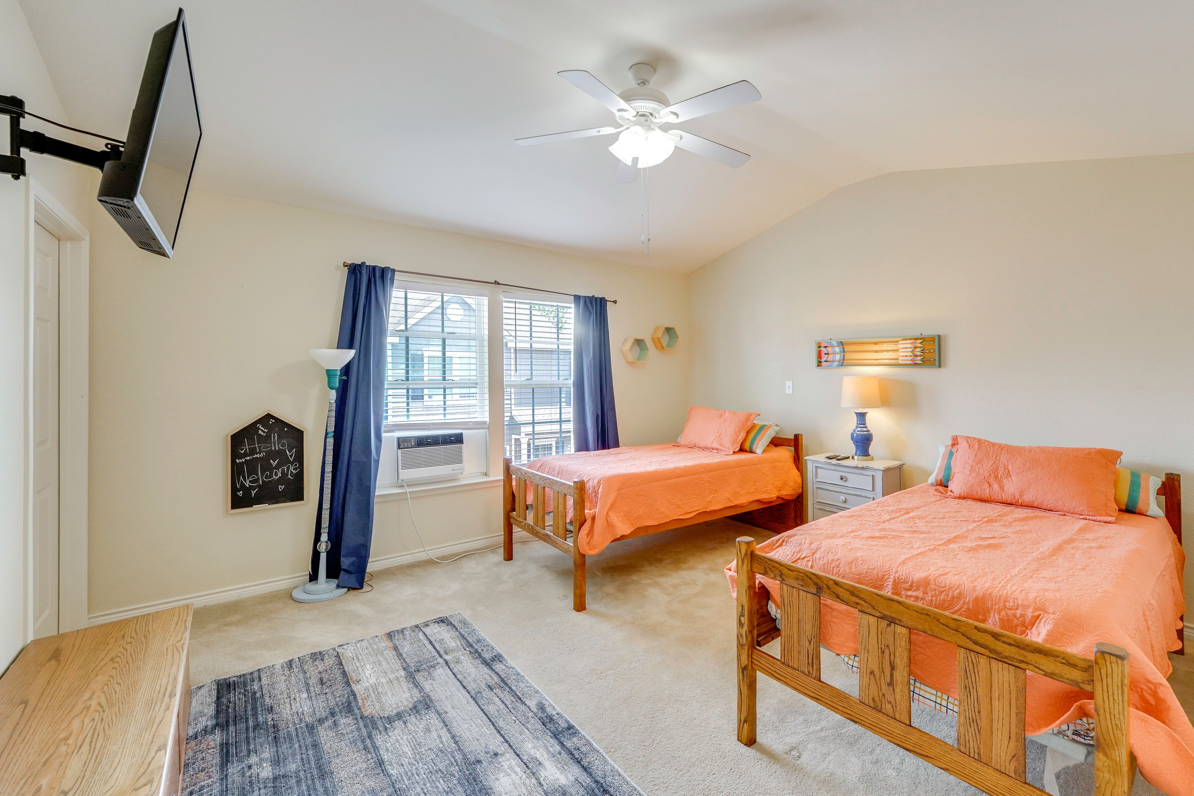 Bedroom 2 | 2 Twin Beds | 2nd Floor