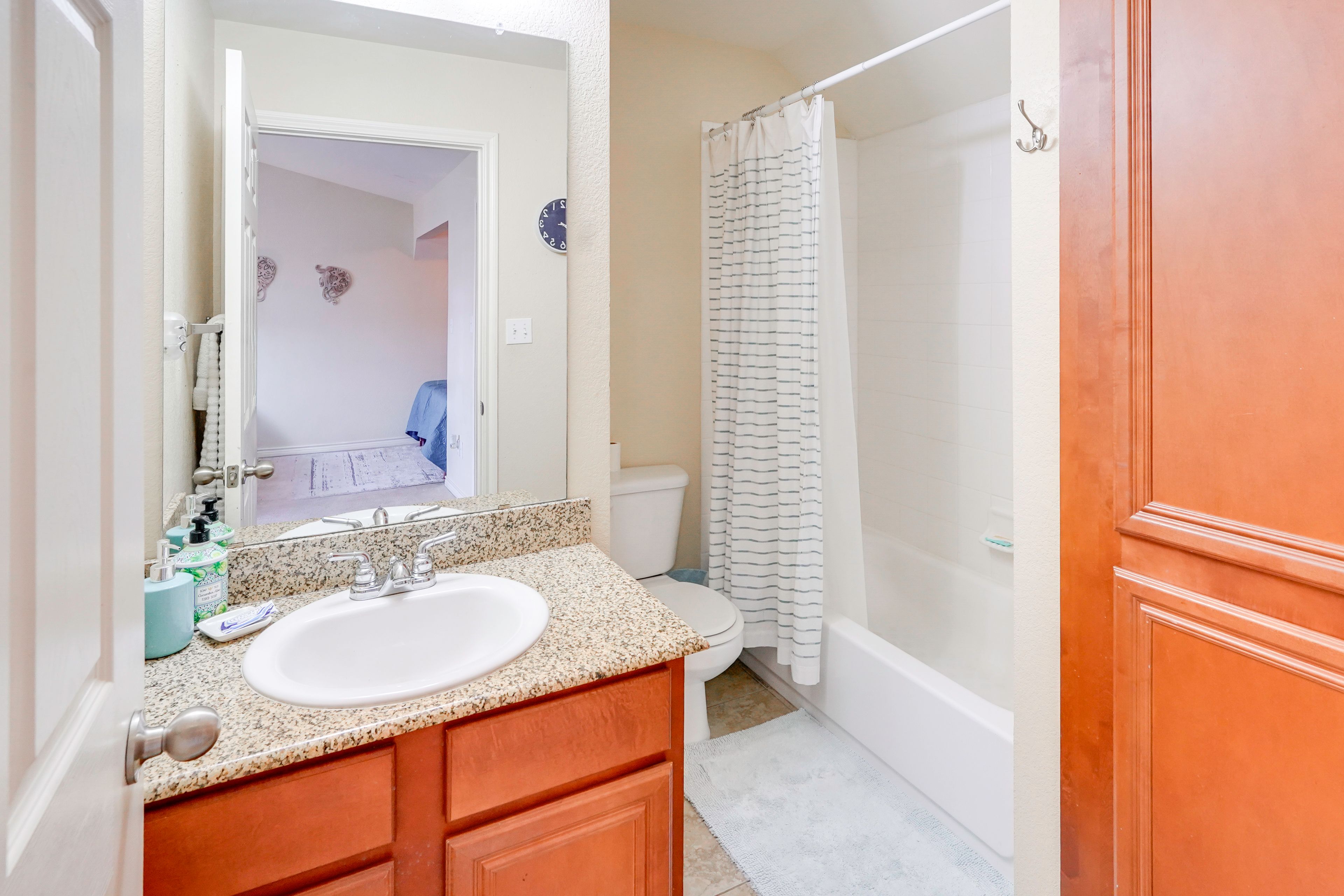 En-Suite Bathroom | 2nd Floor
