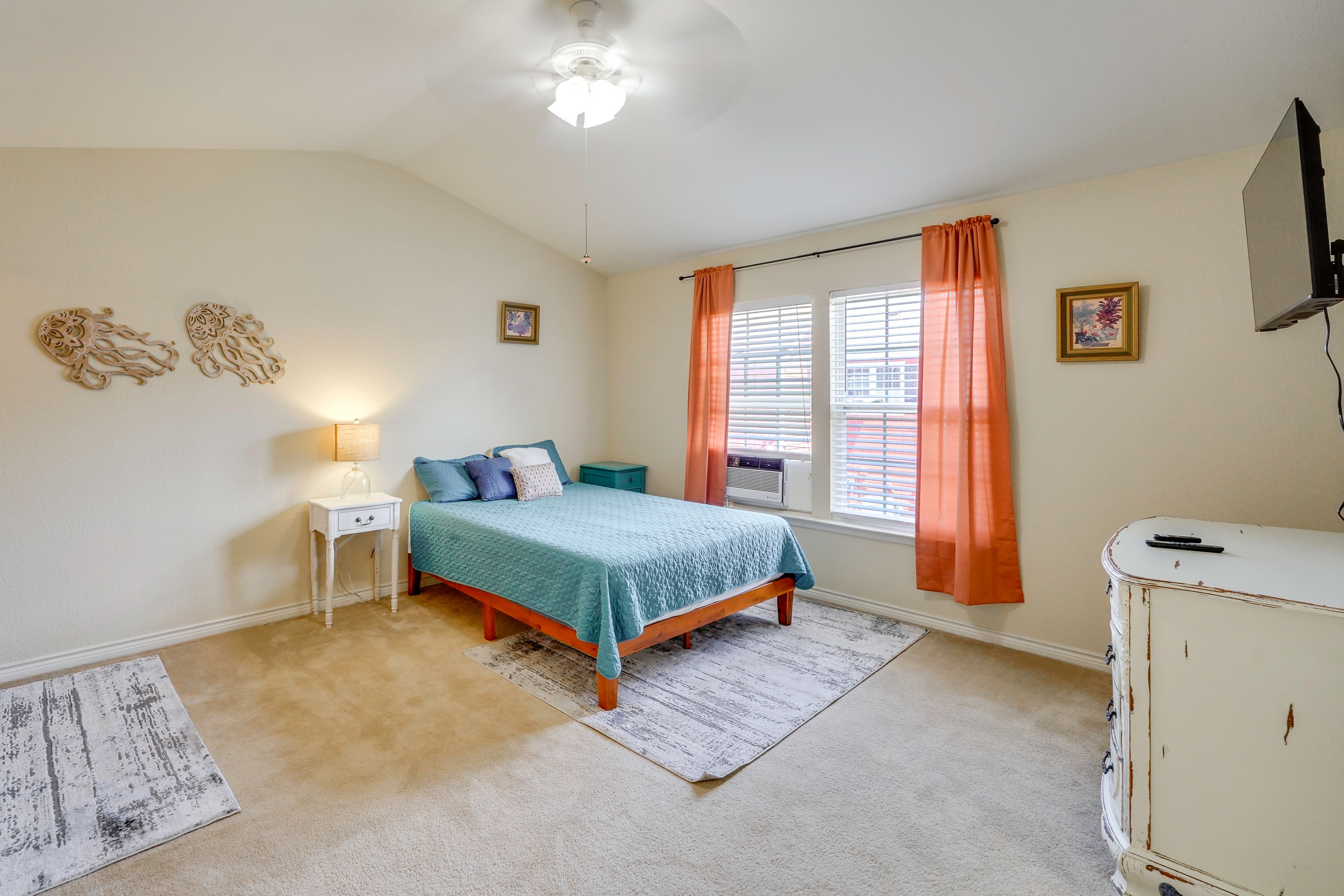 Bedroom 1 | 2 Queen Beds | 2nd Floor