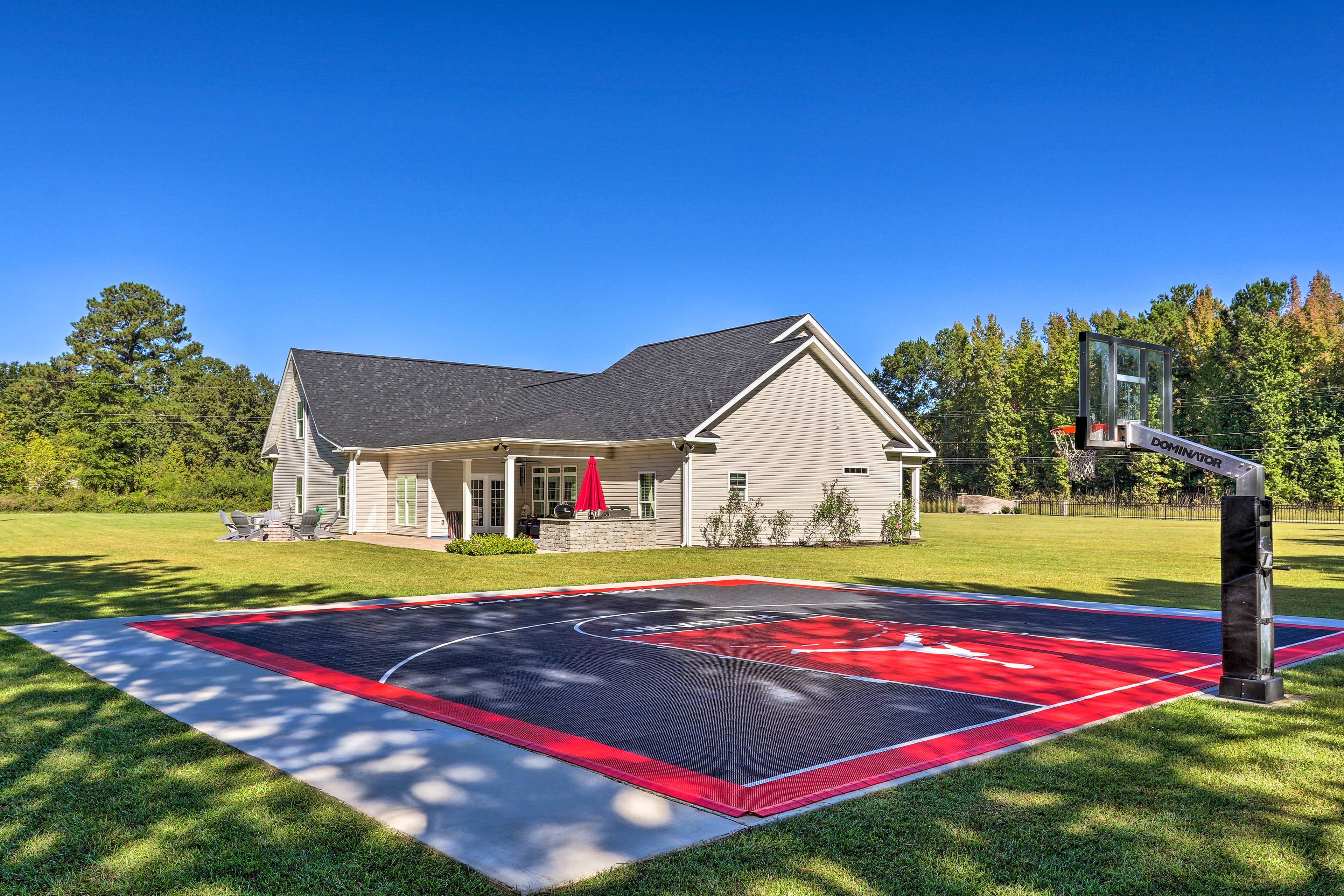 Backyard | Basketball Court
