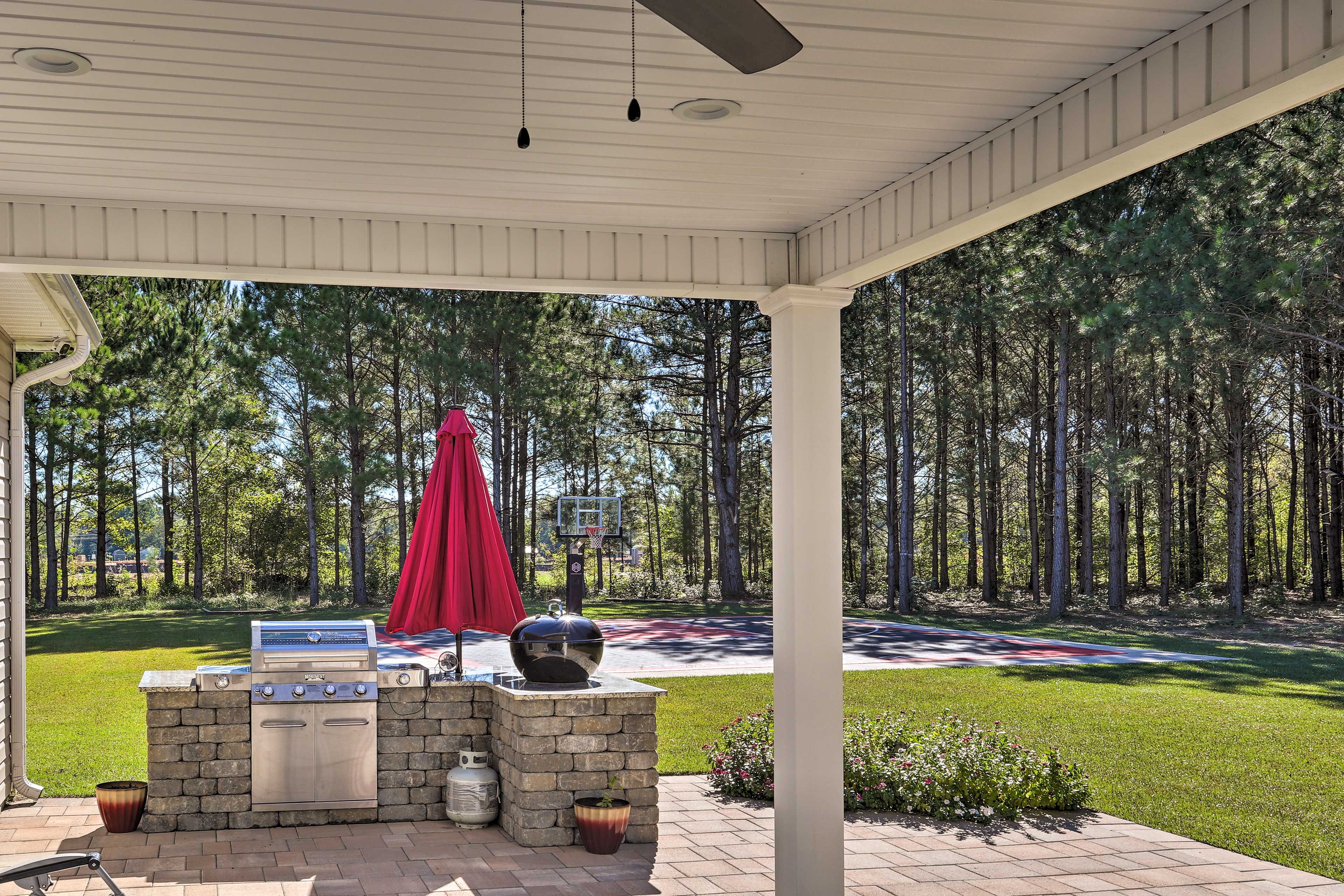 Backyard | Outdoor Kitchen