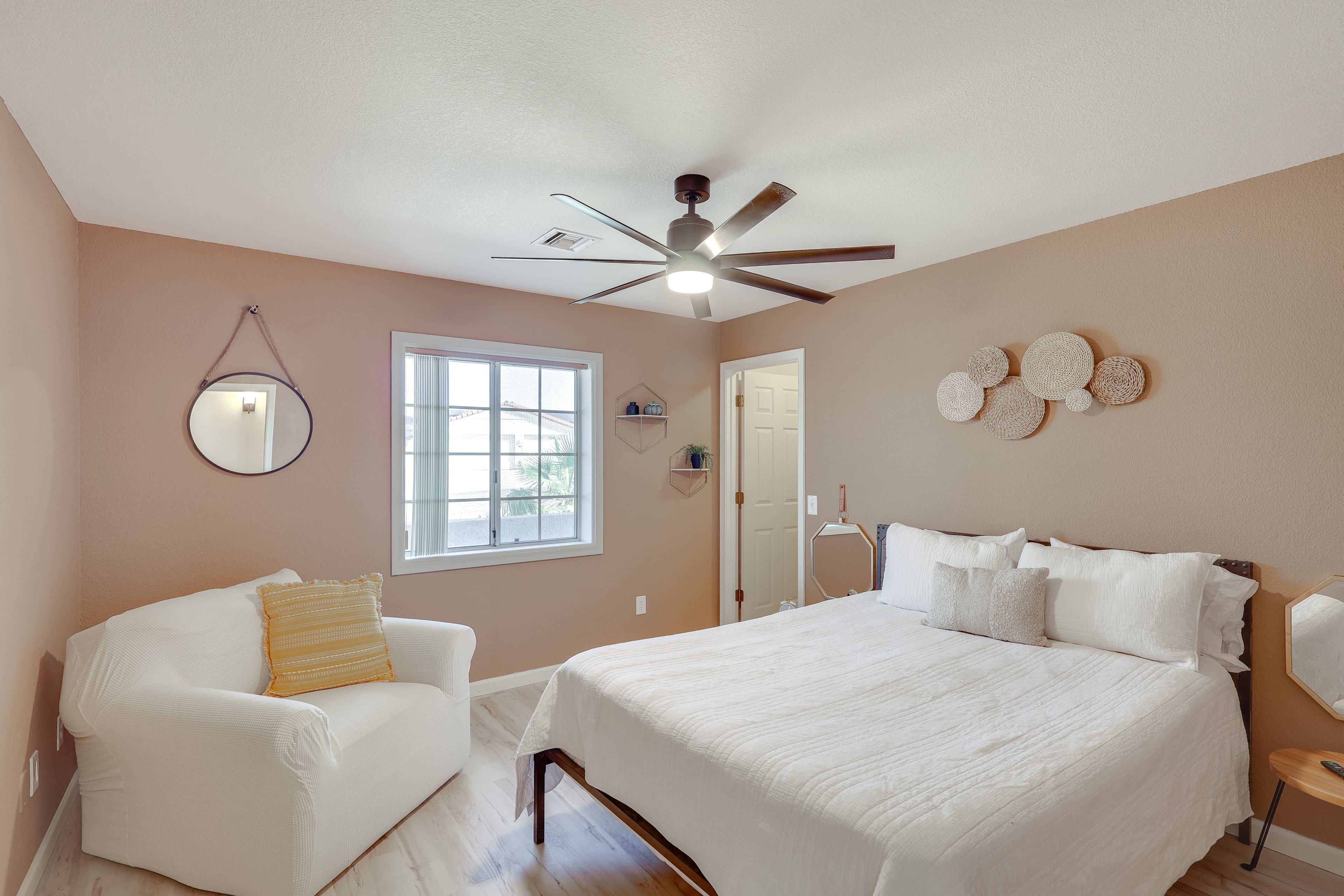 Bedroom 3 | Queen Bed | Smart TV