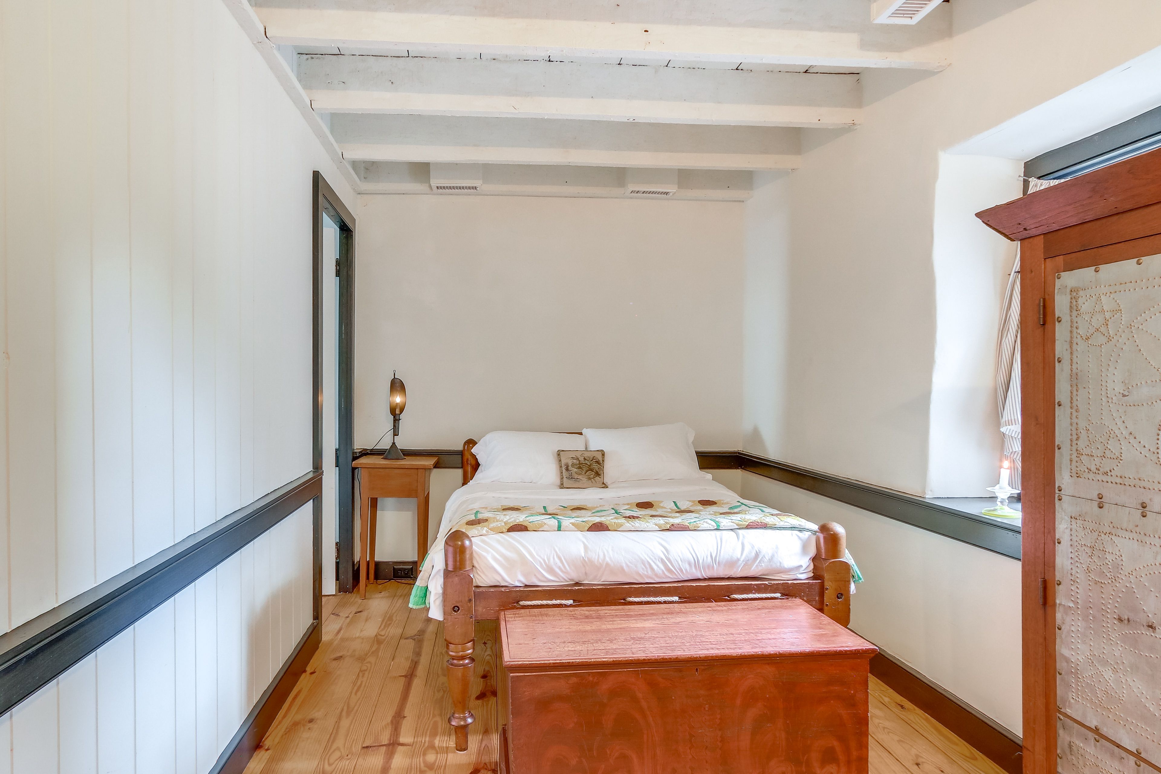Bedroom 2 | Full Bed | Seating