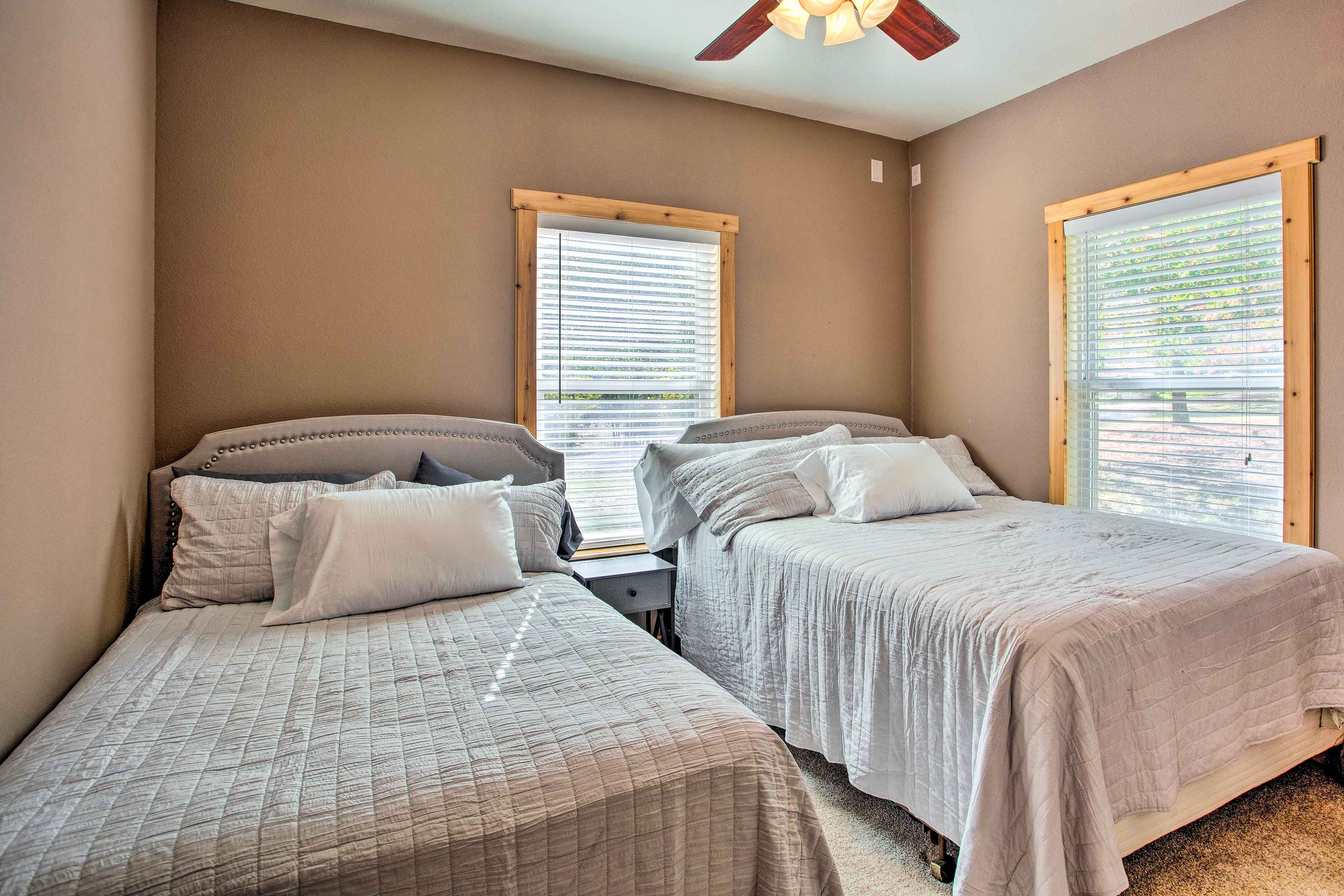 Bedroom 2 | Queen Bed | Full Bed | Hangers