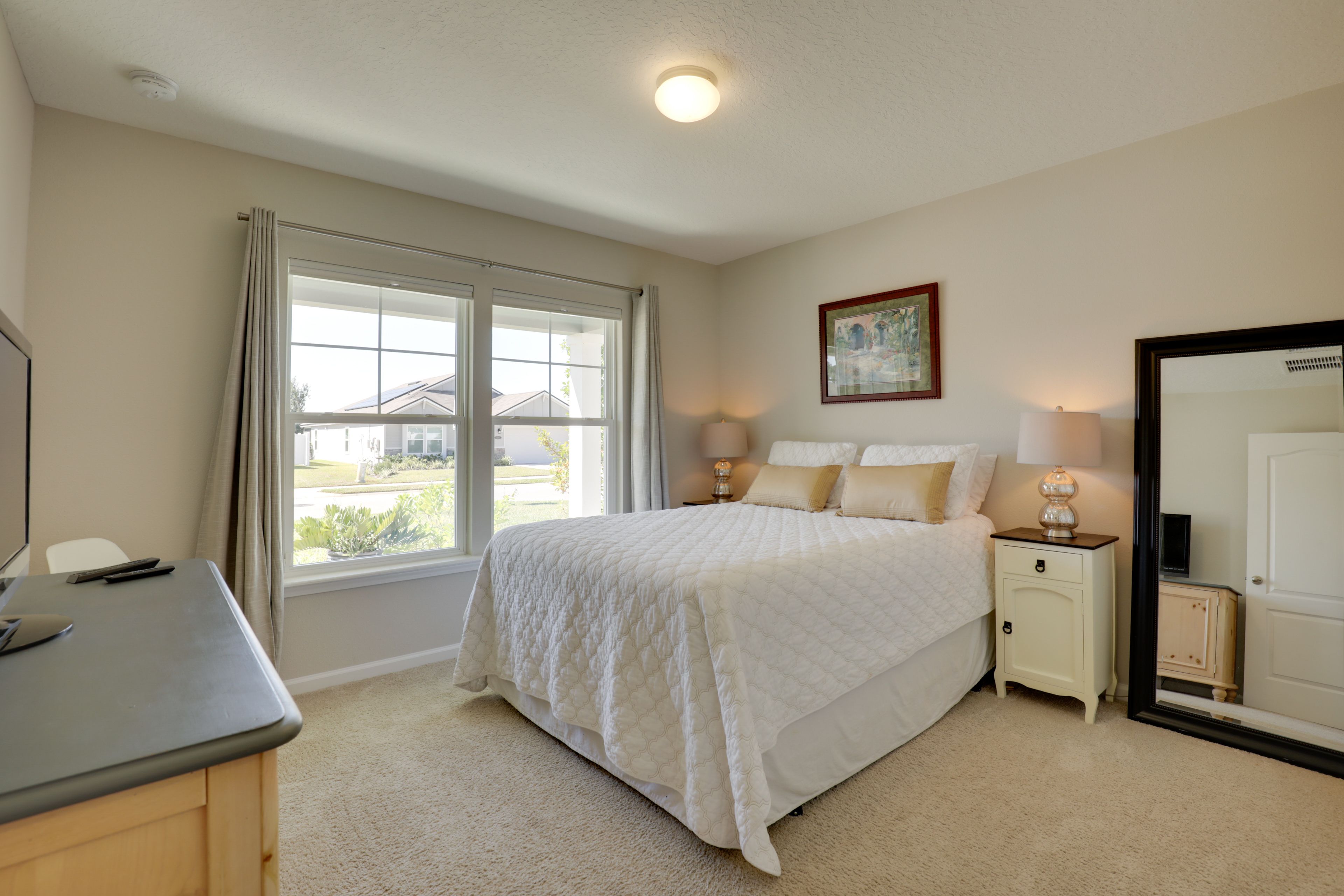Bedroom 2 | Queen Bed | Walk-In Closet